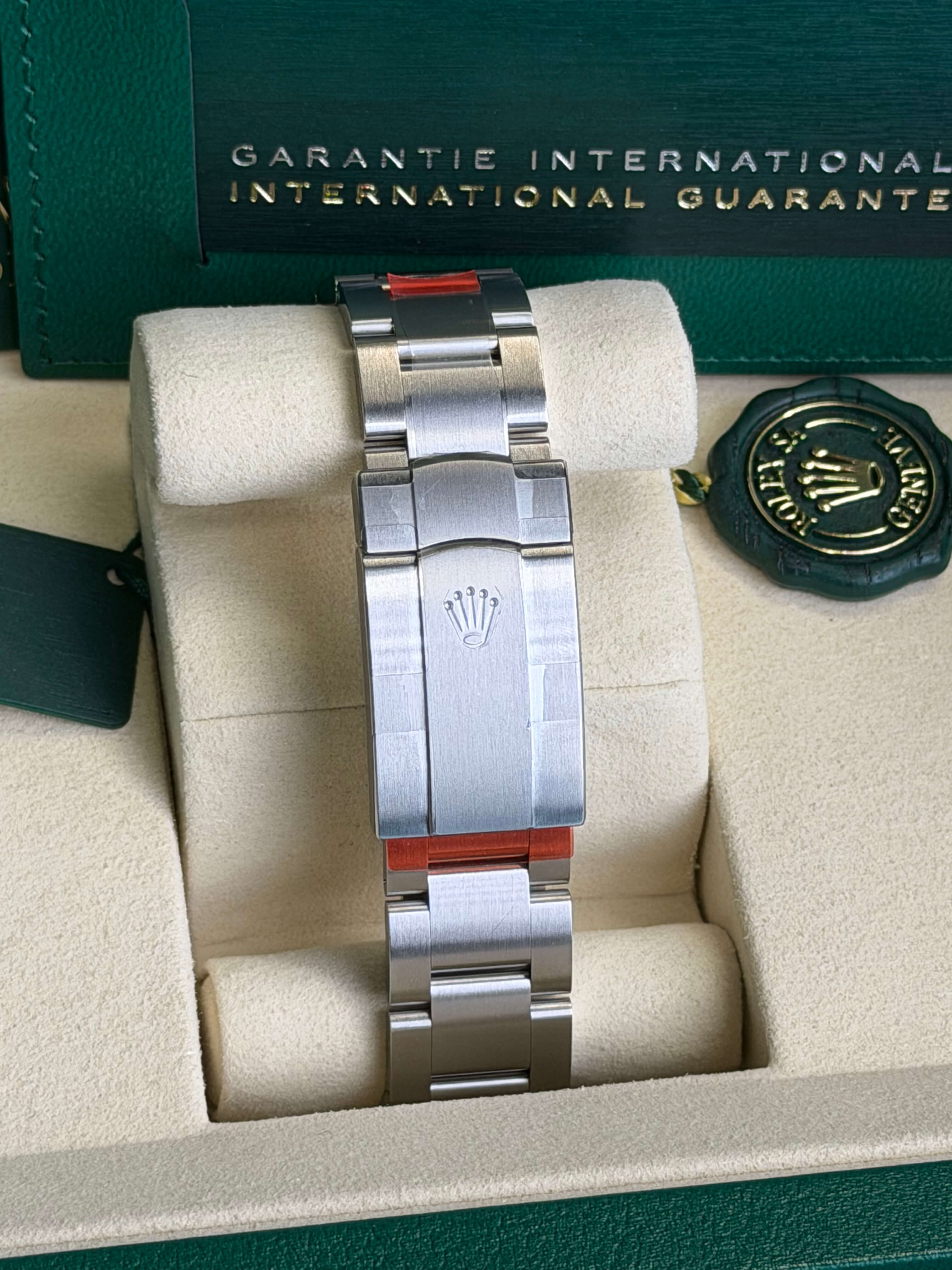 Watchrr - Authentic luxury watch