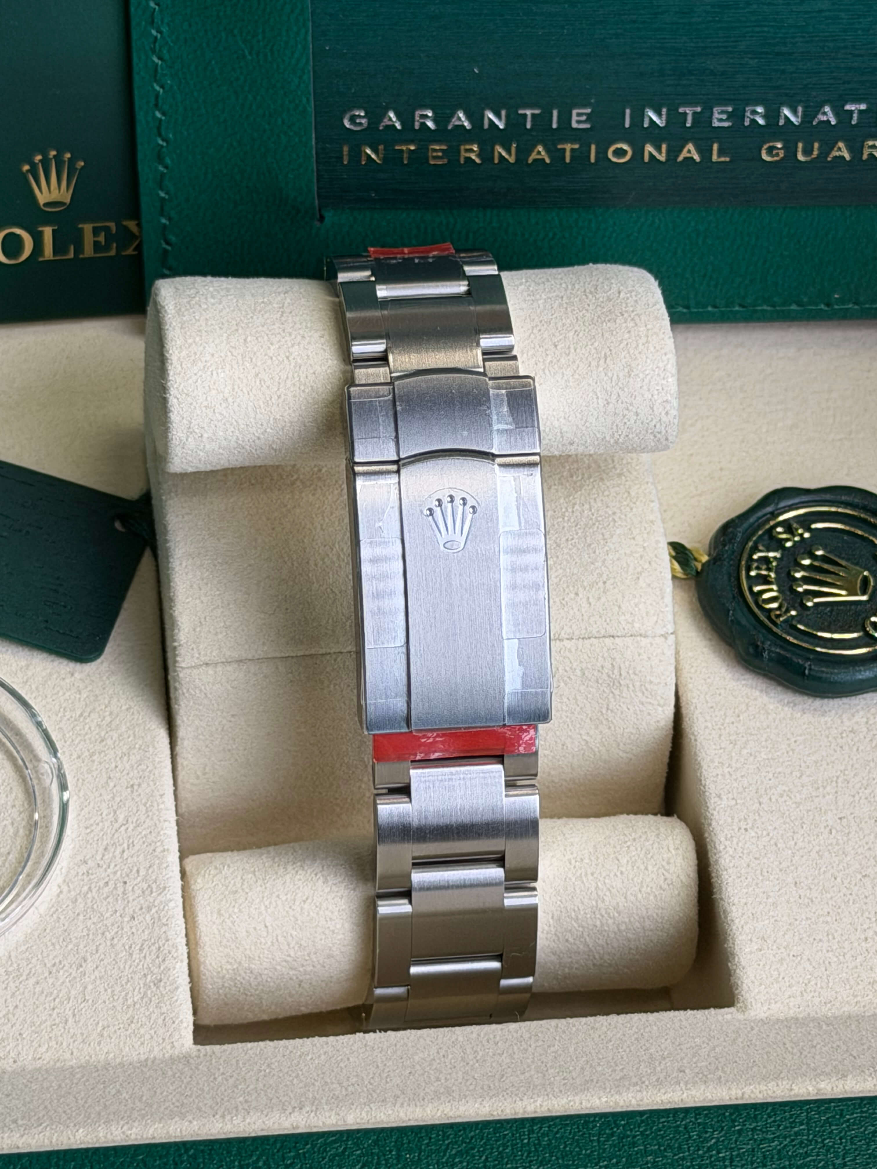 Watchrr - Authentic luxury watch