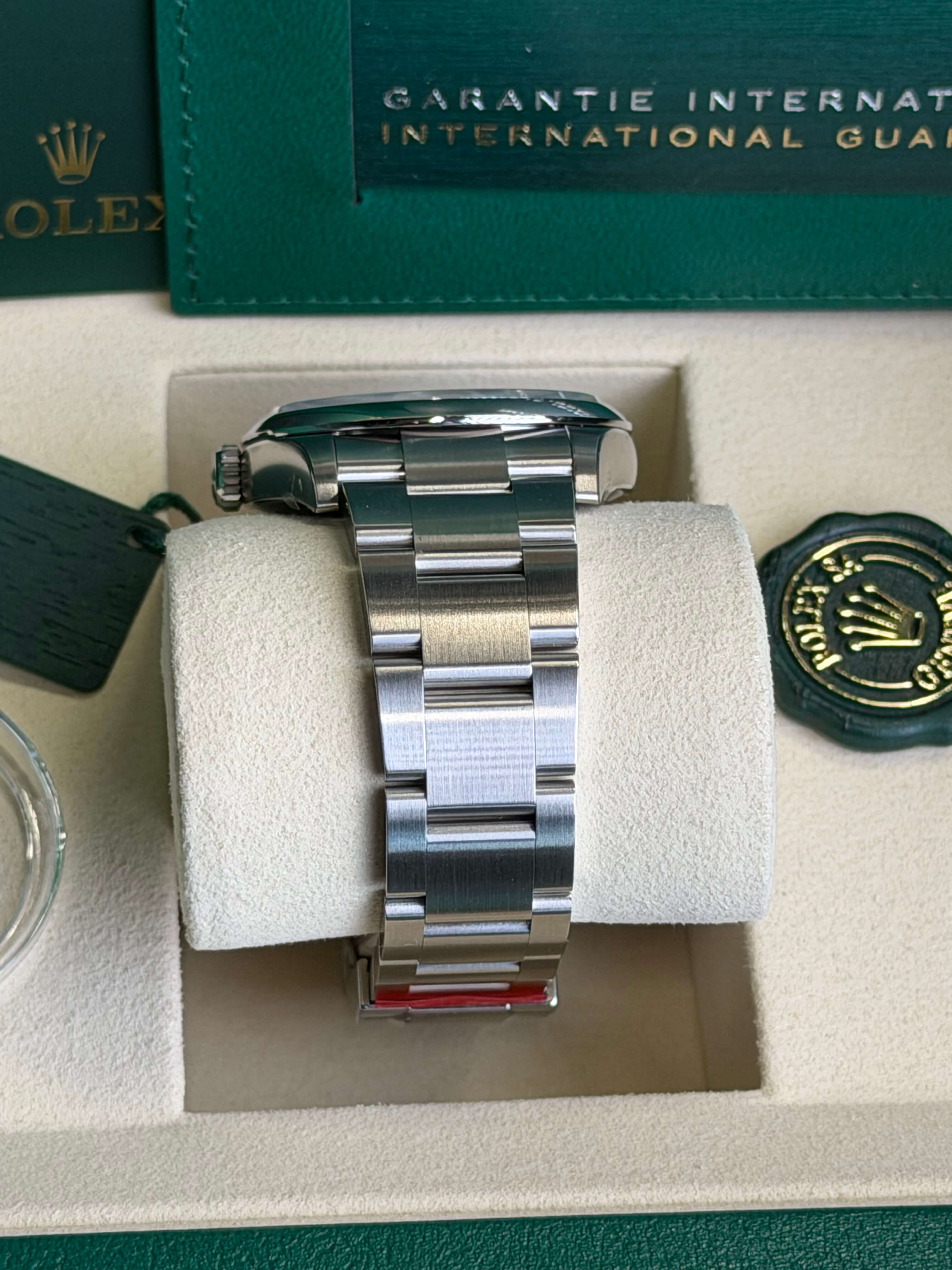 Watchrr - Authentic luxury watch