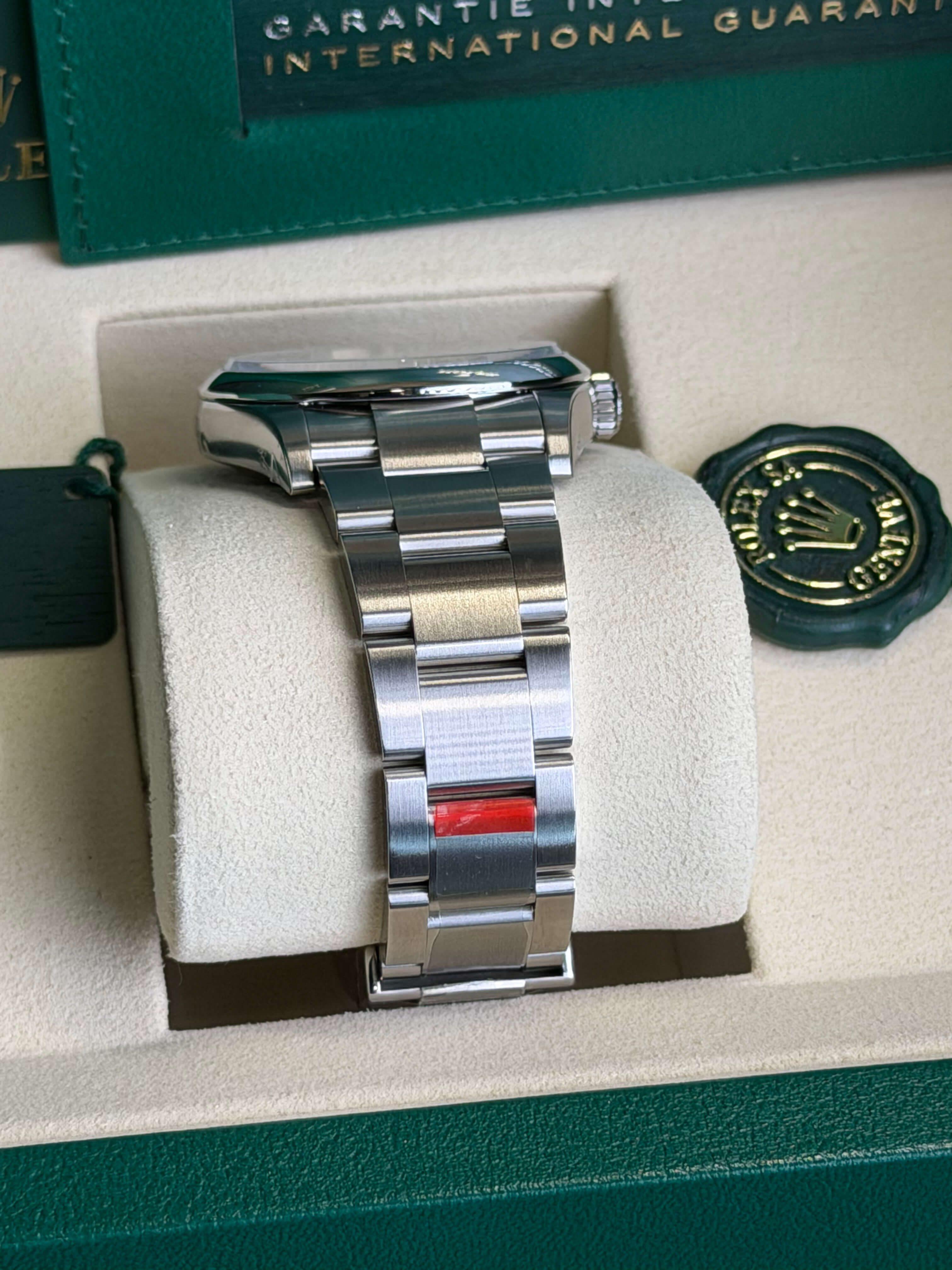 Watchrr - Authentic luxury watch