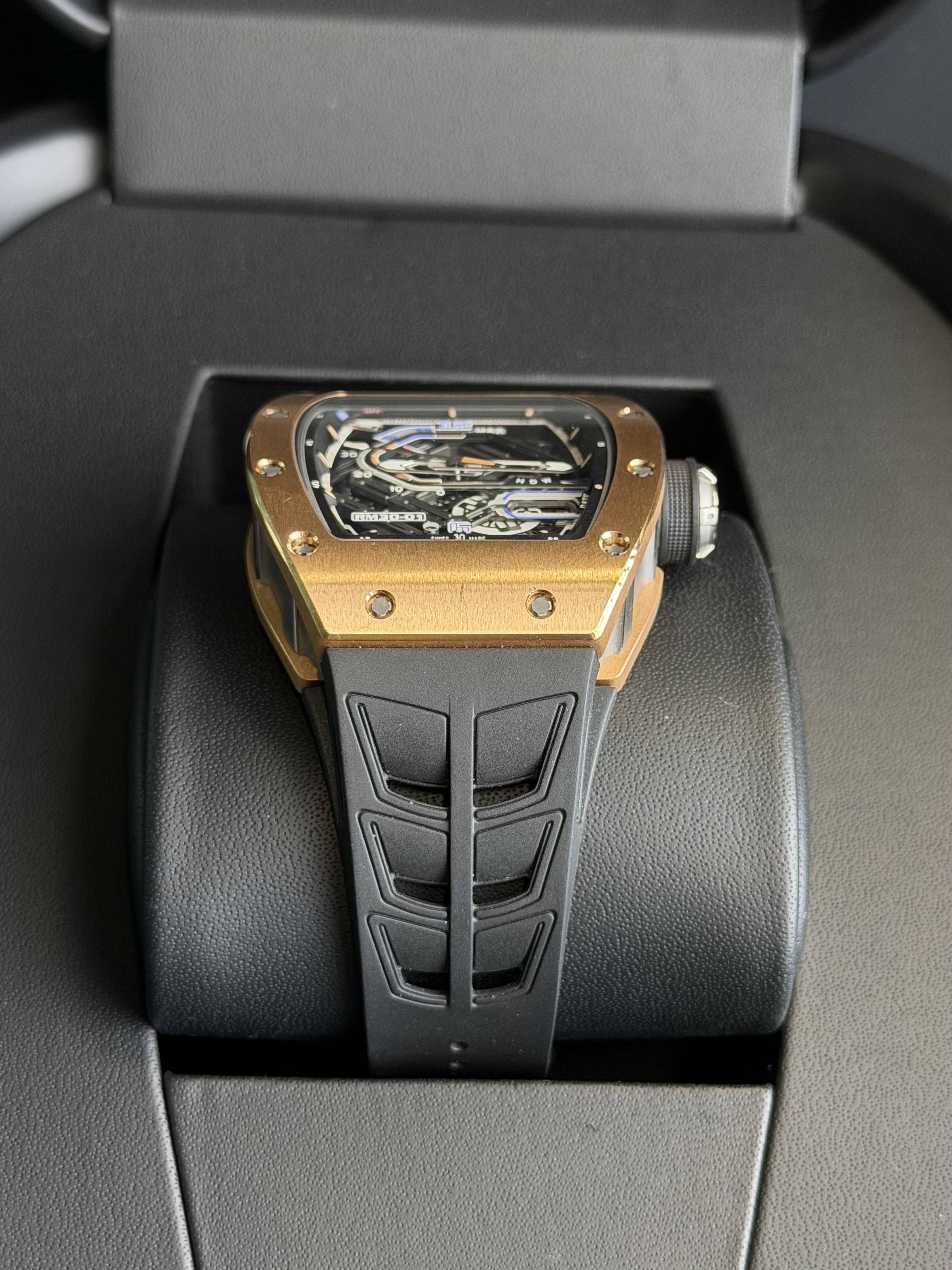 Watchrr - Authentic luxury watch