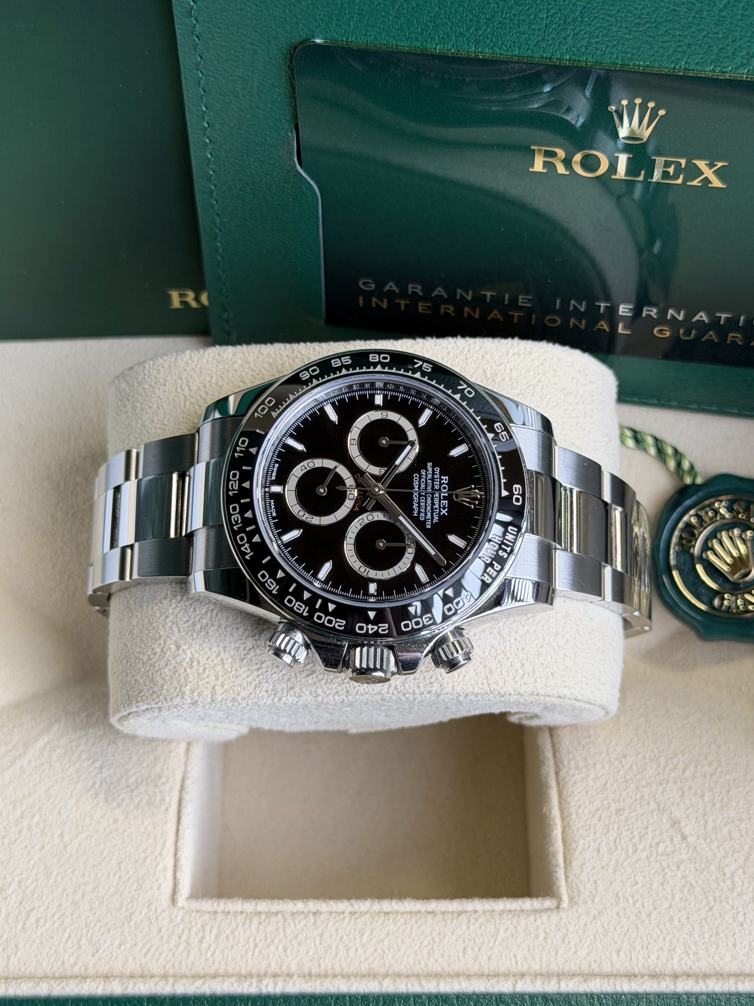 Watchrr - Authentic luxury watch
