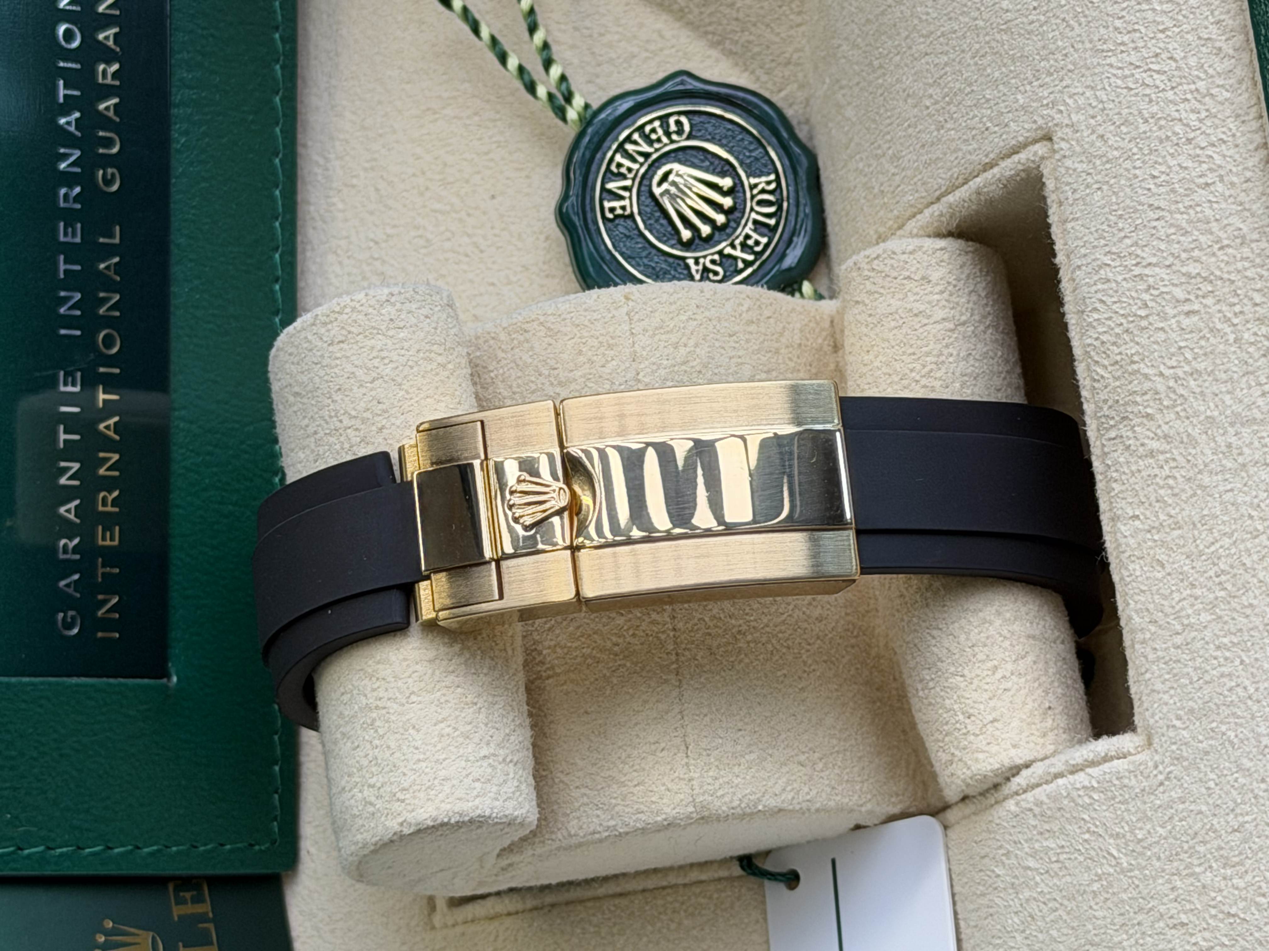 Watchrr - Authentic luxury watch