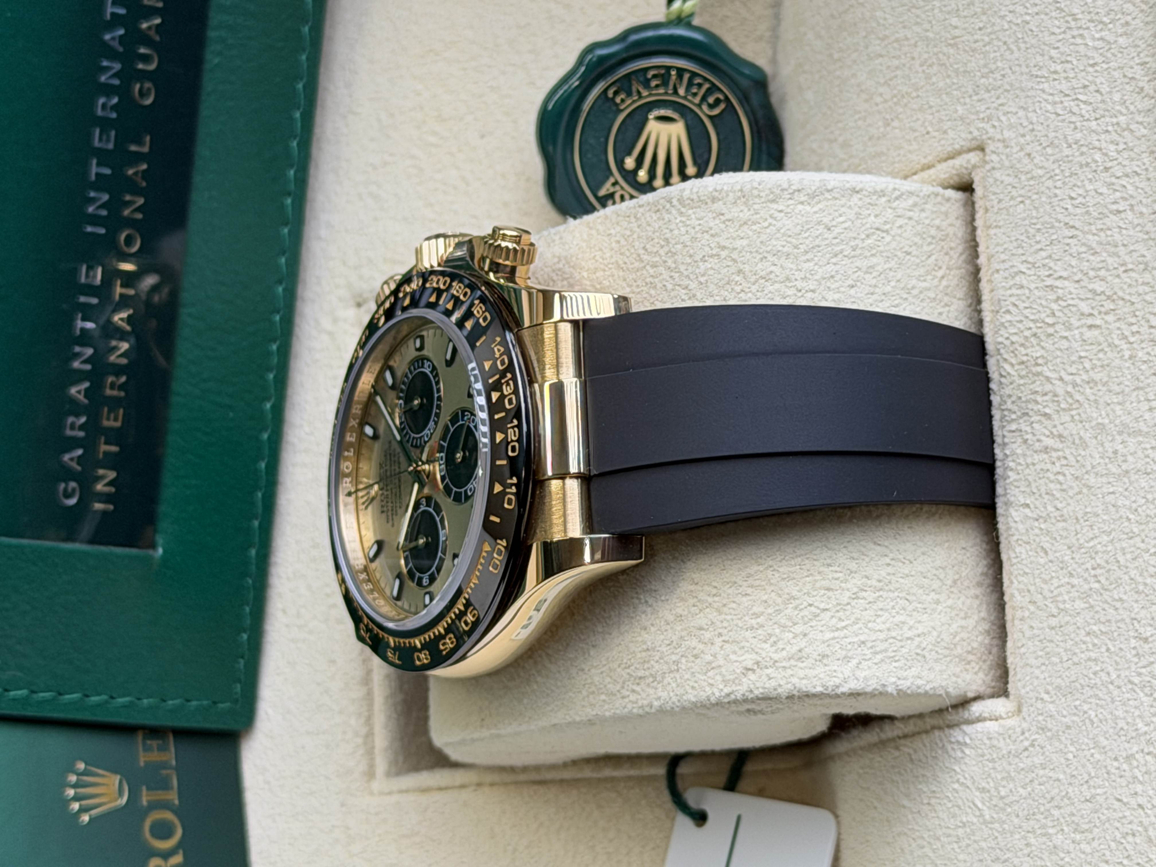 Watchrr - Authentic luxury watch