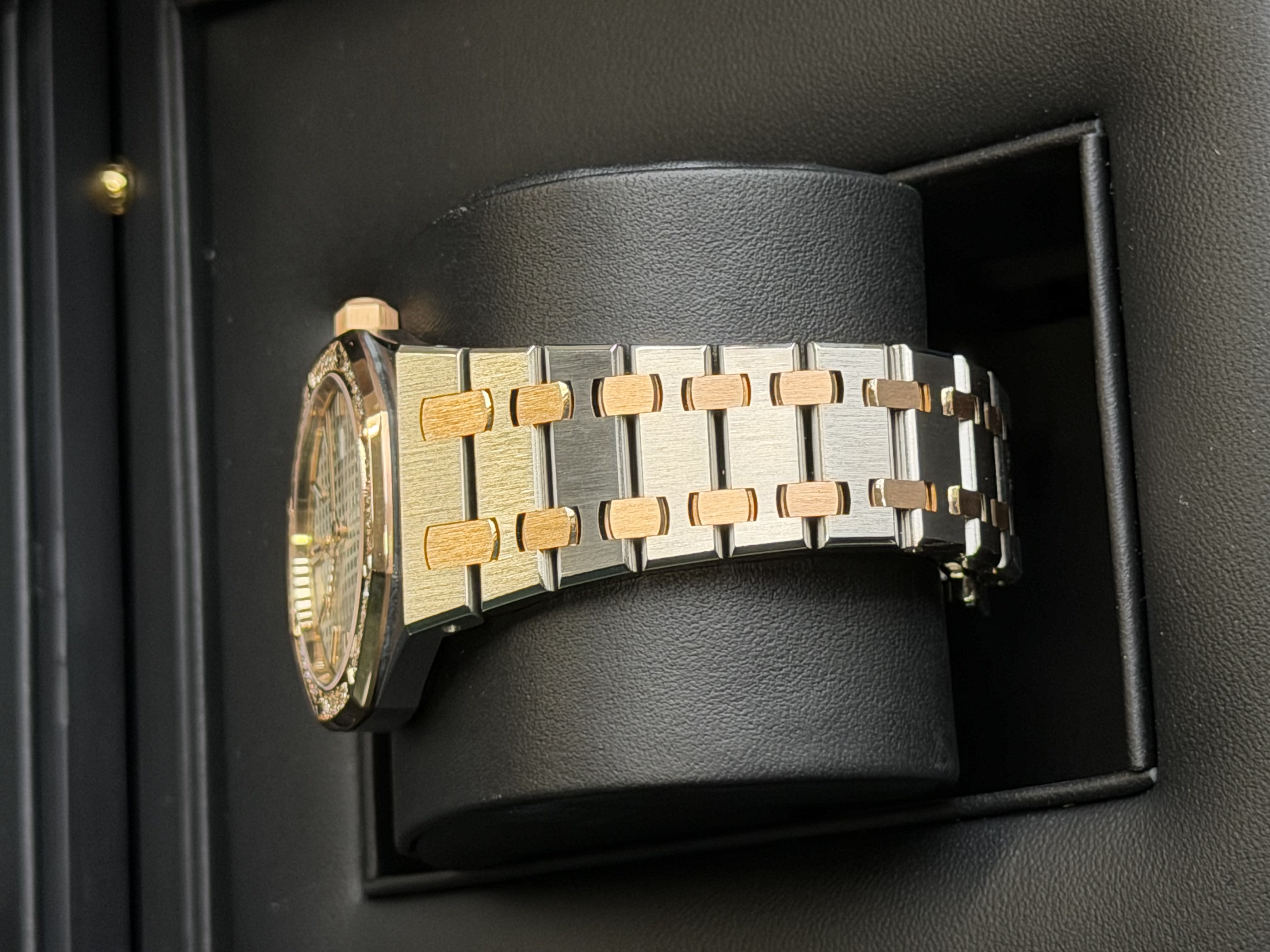 Watchrr - Authentic luxury watch