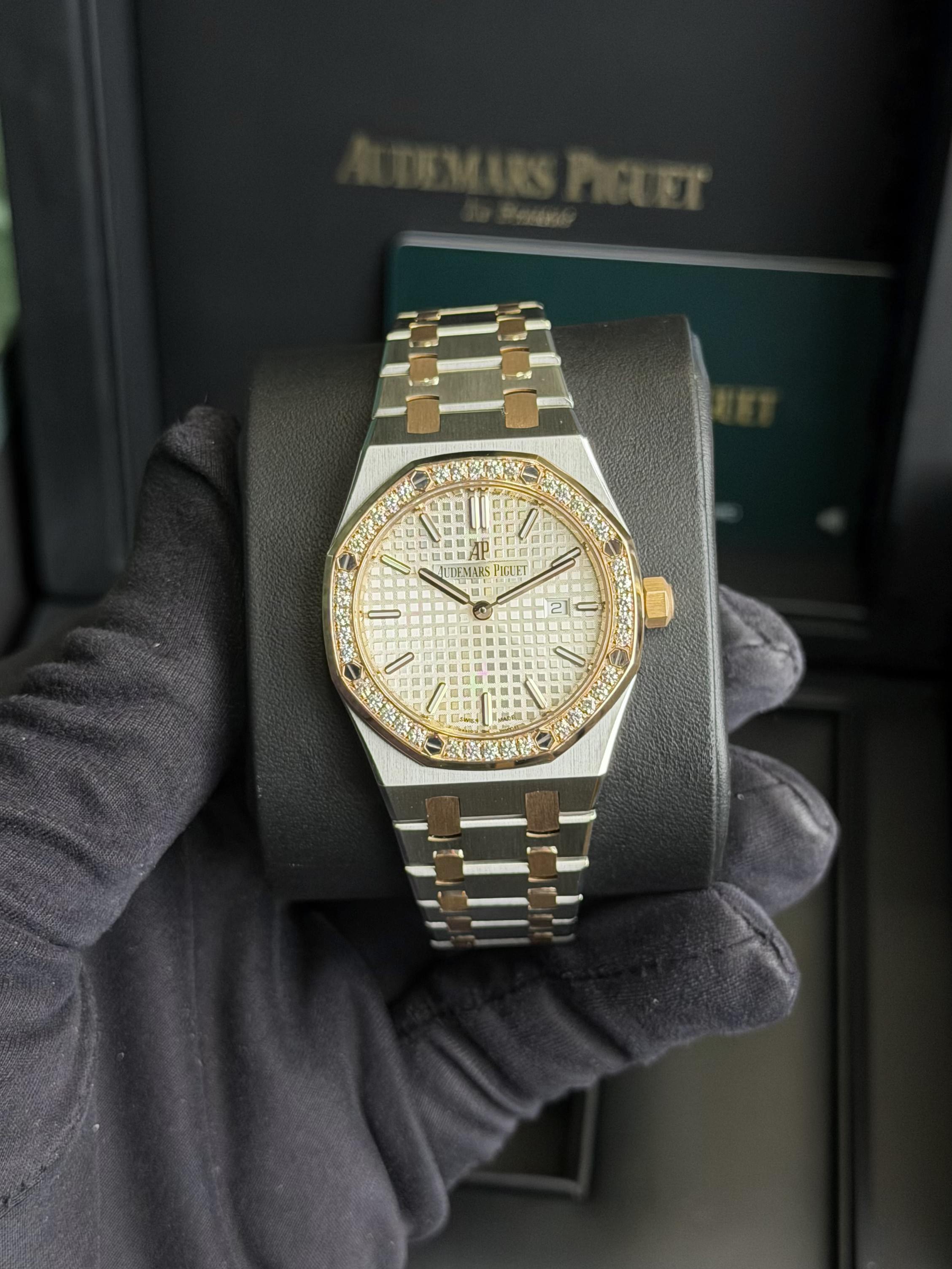 Audemars Piguet Royal Oak 33mm AP Royal Oak 67651SR Rose gold / Steel 2022 Unworn