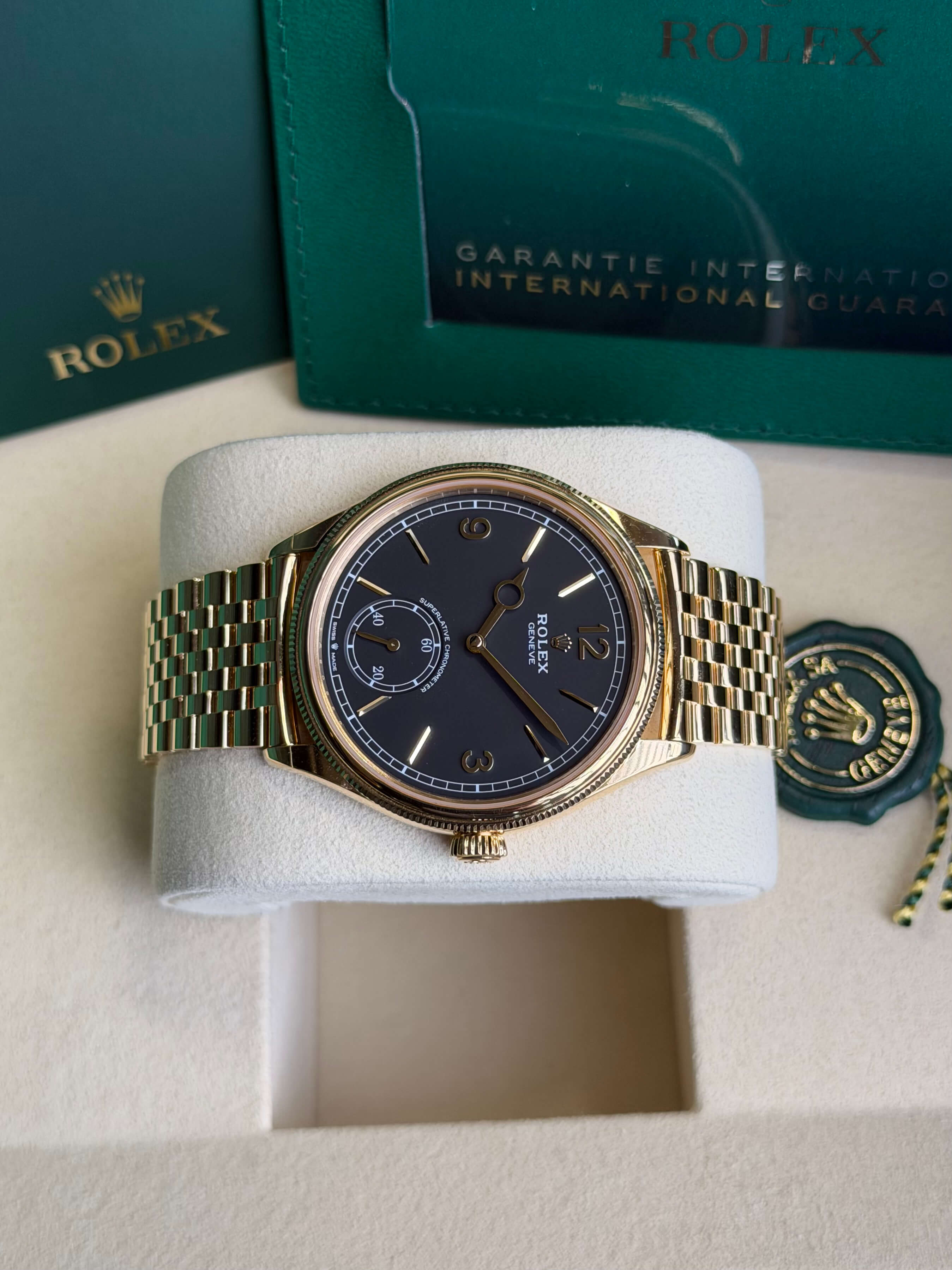Watchrr - Authentic luxury watch