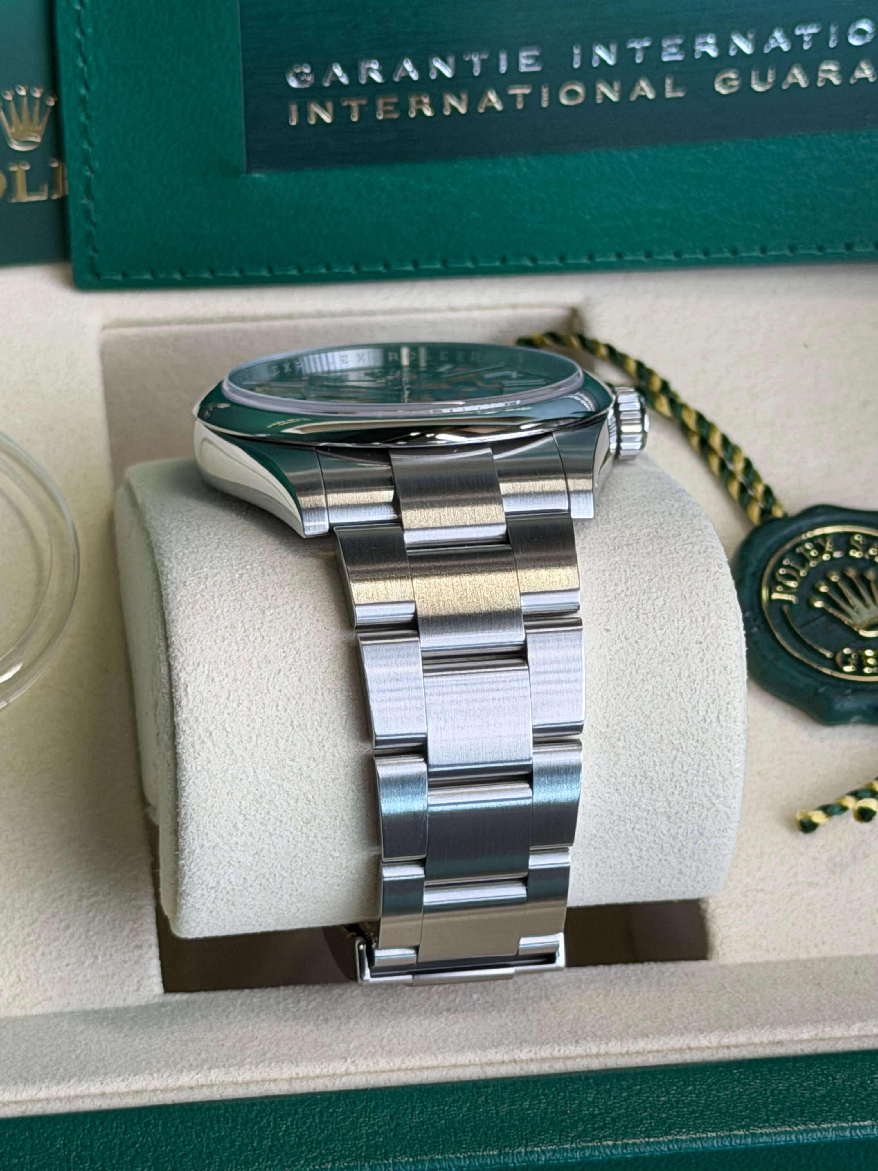 Watchrr - Authentic luxury watch