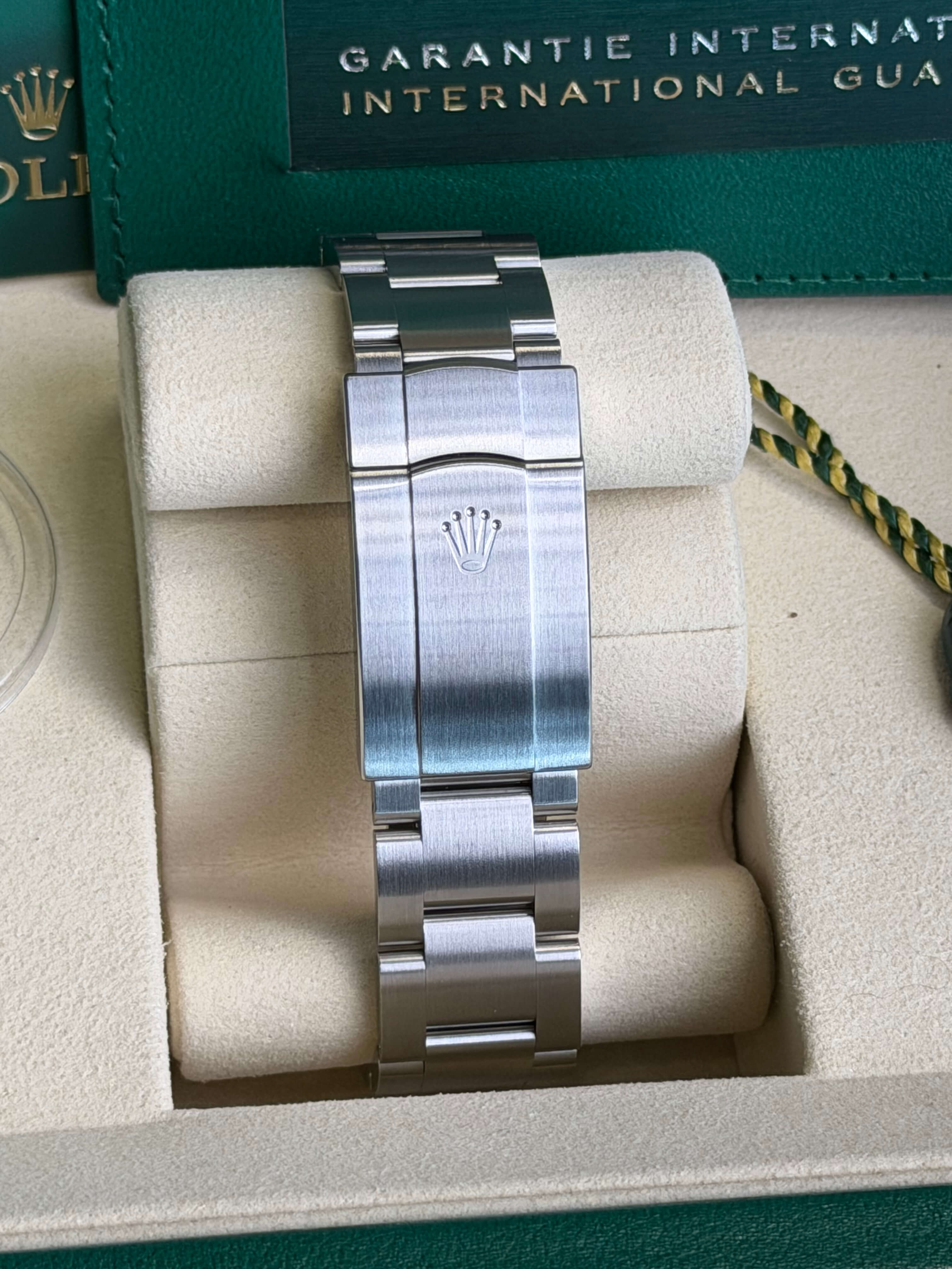 Watchrr - Authentic luxury watch