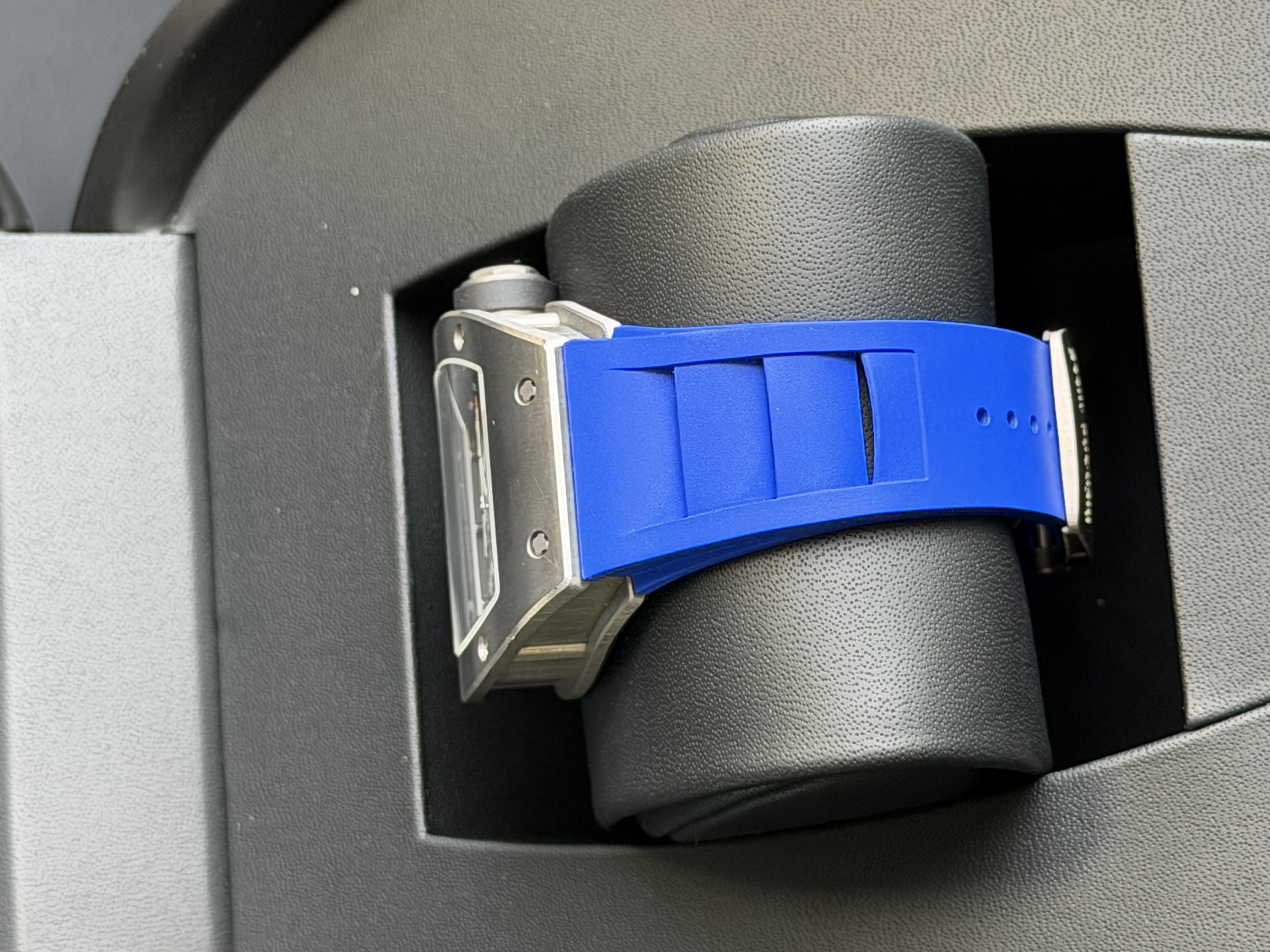 Watchrr - Authentic luxury watch