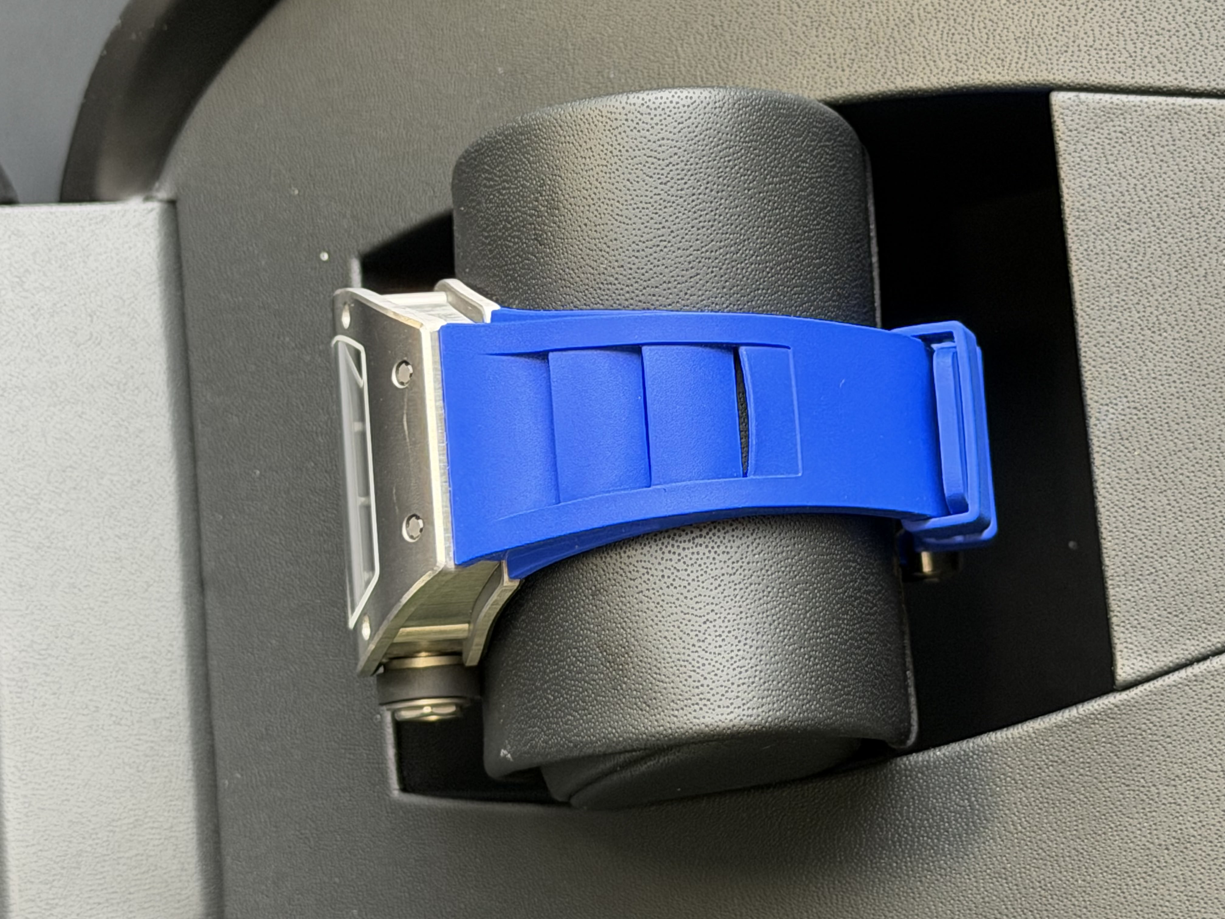 Watchrr - Authentic luxury watch