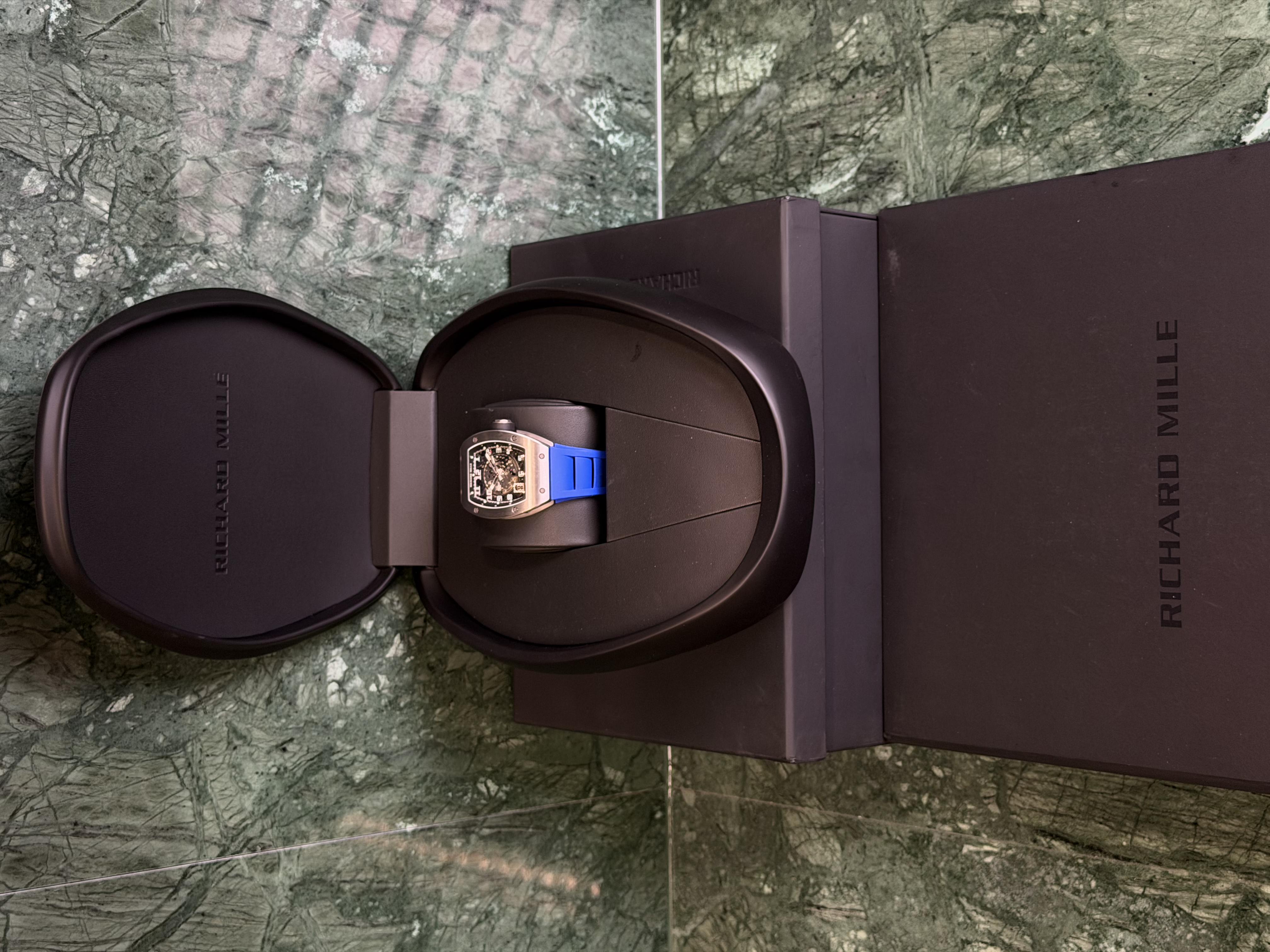 Watchrr - Authentic luxury watch