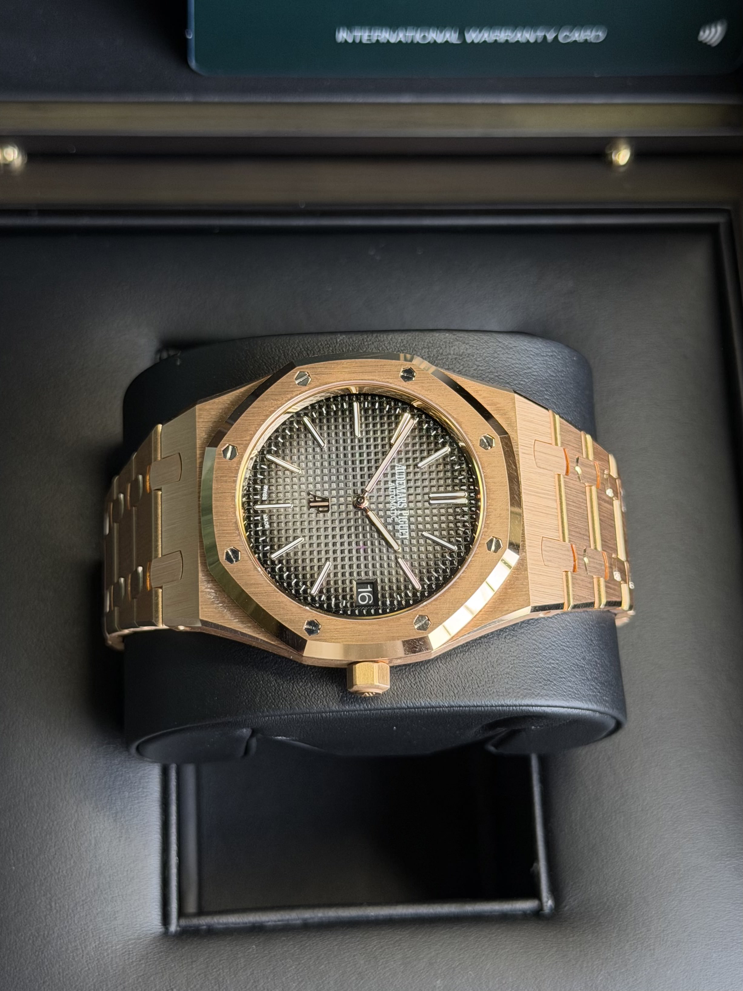 Watchrr - Authentic luxury watch