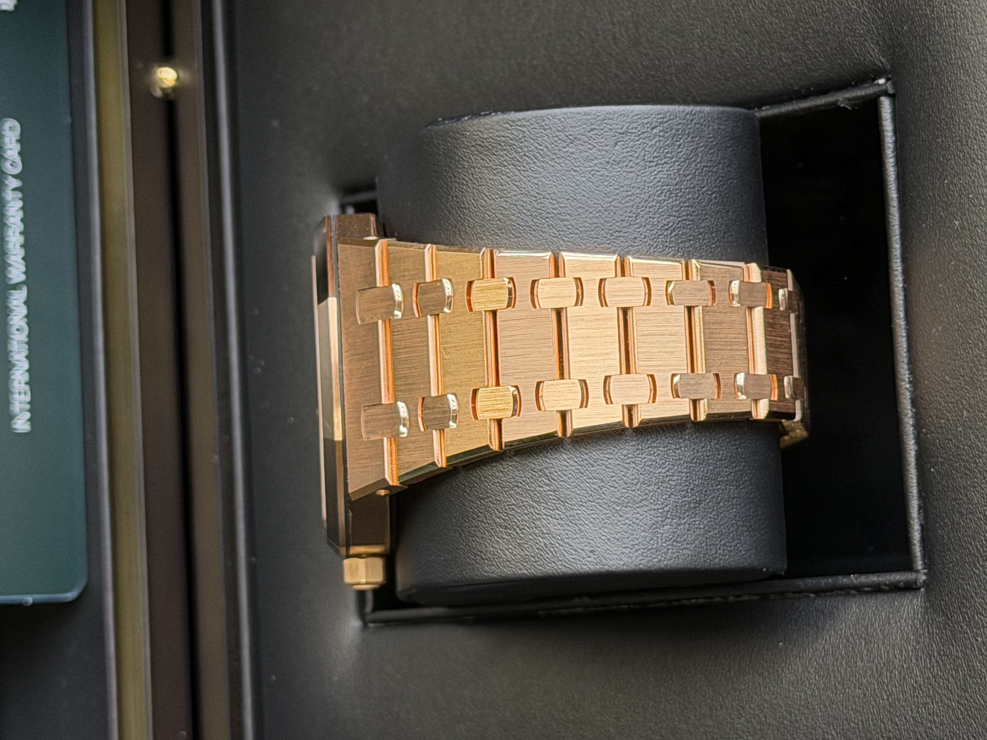 Watchrr - Authentic luxury watch