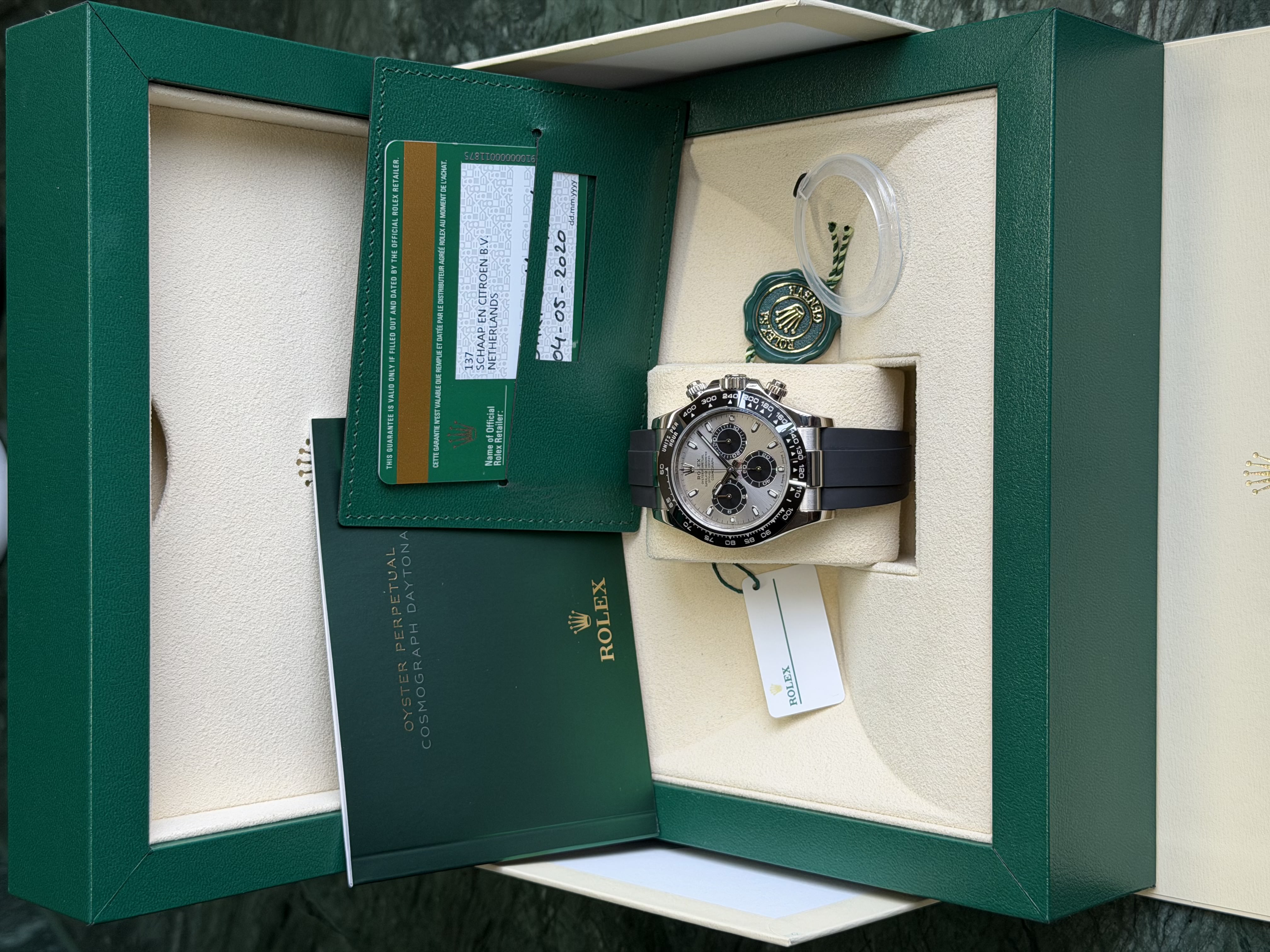 Watchrr - Authentic luxury watch