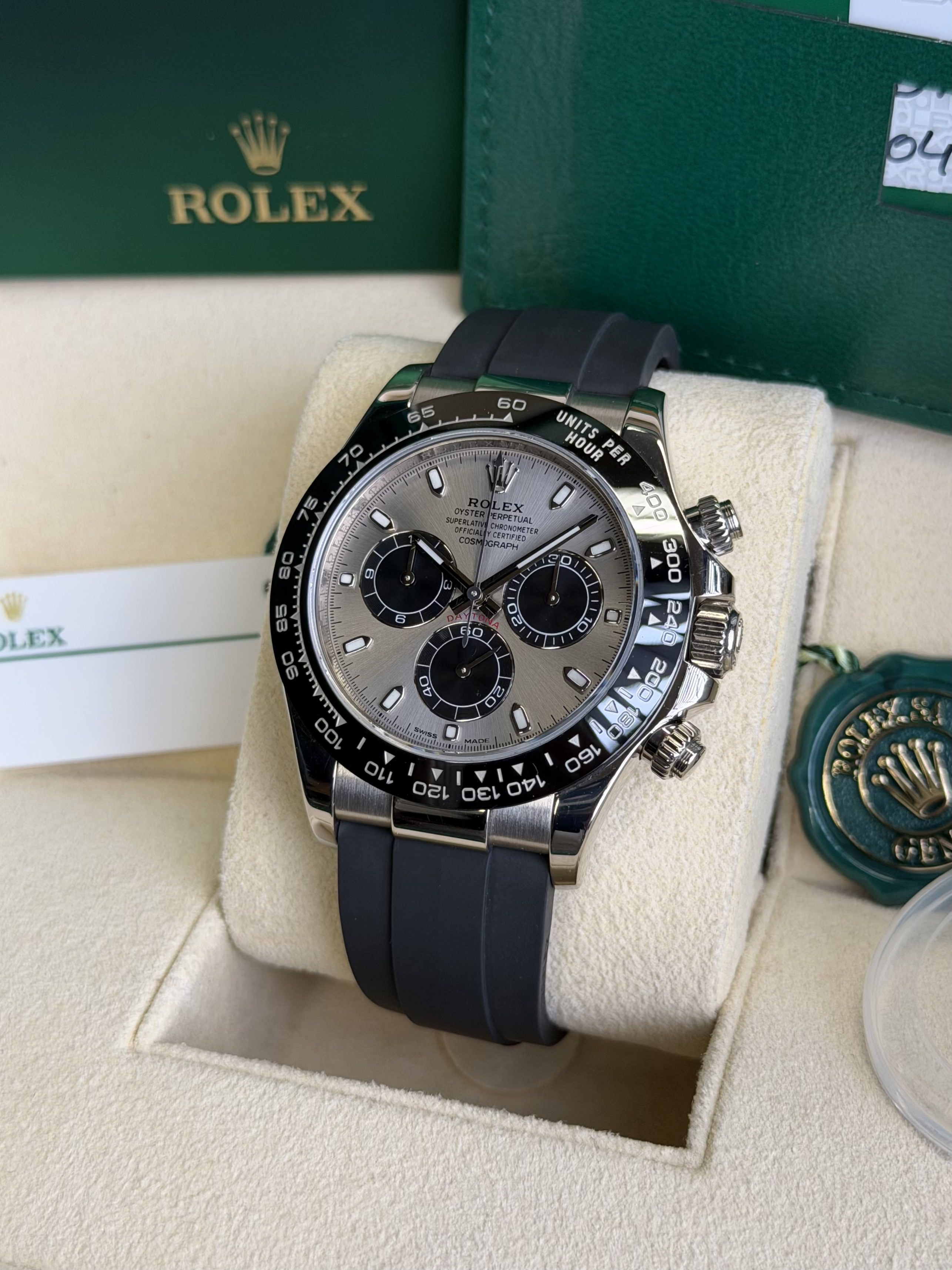 Watchrr - Authentic luxury watch