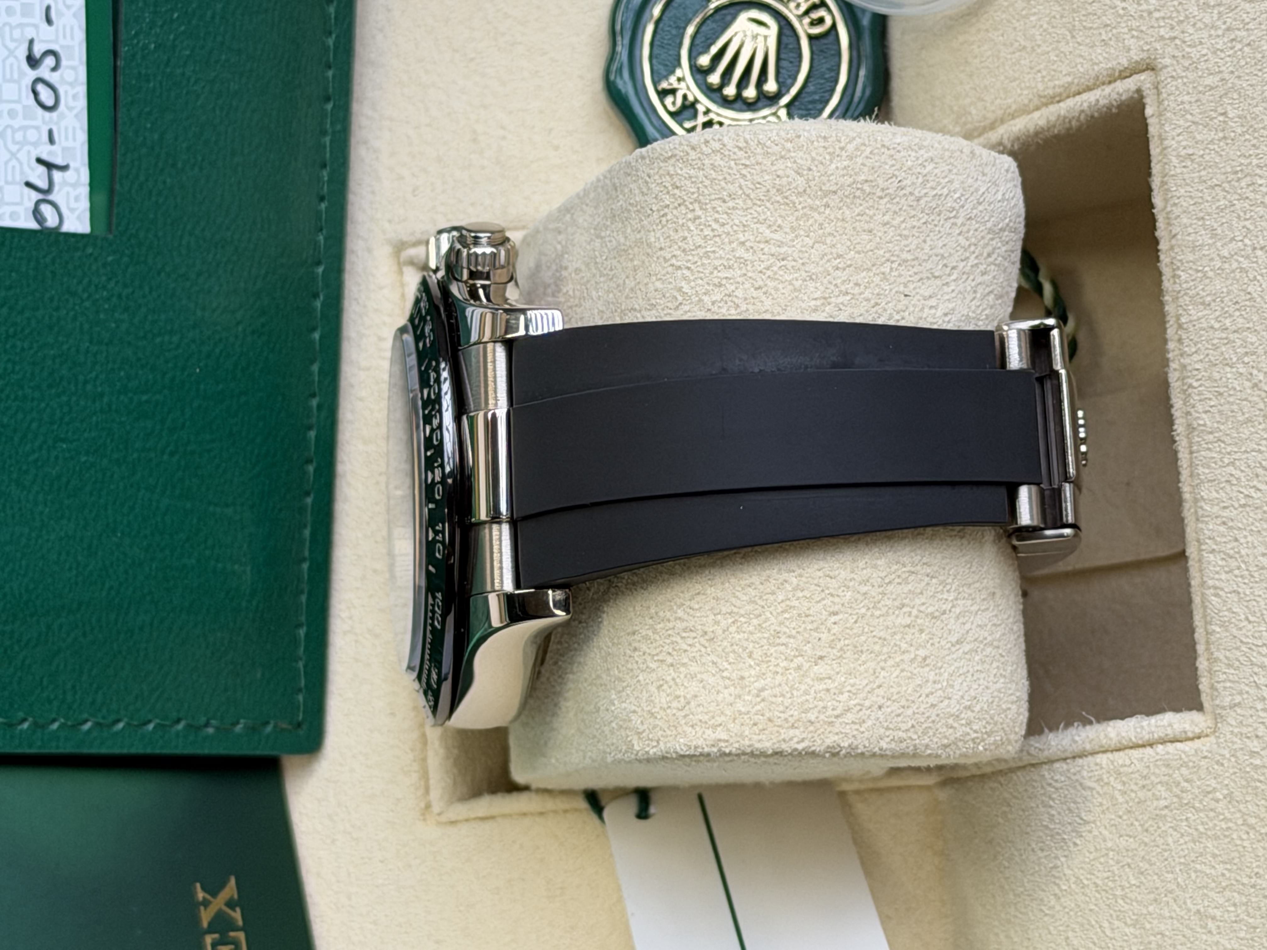 Watchrr - Authentic luxury watch