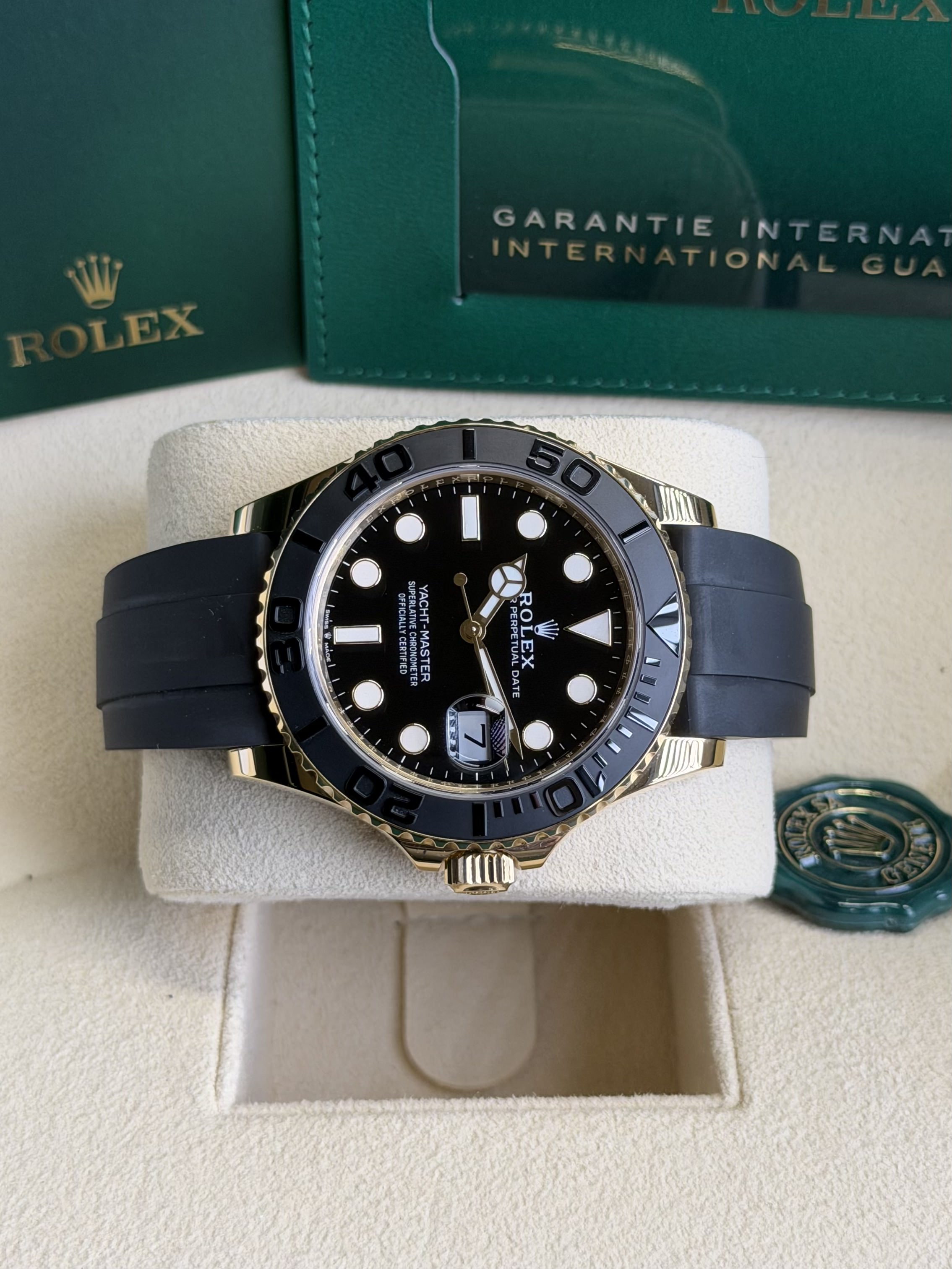 Watchrr - Authentic luxury watch