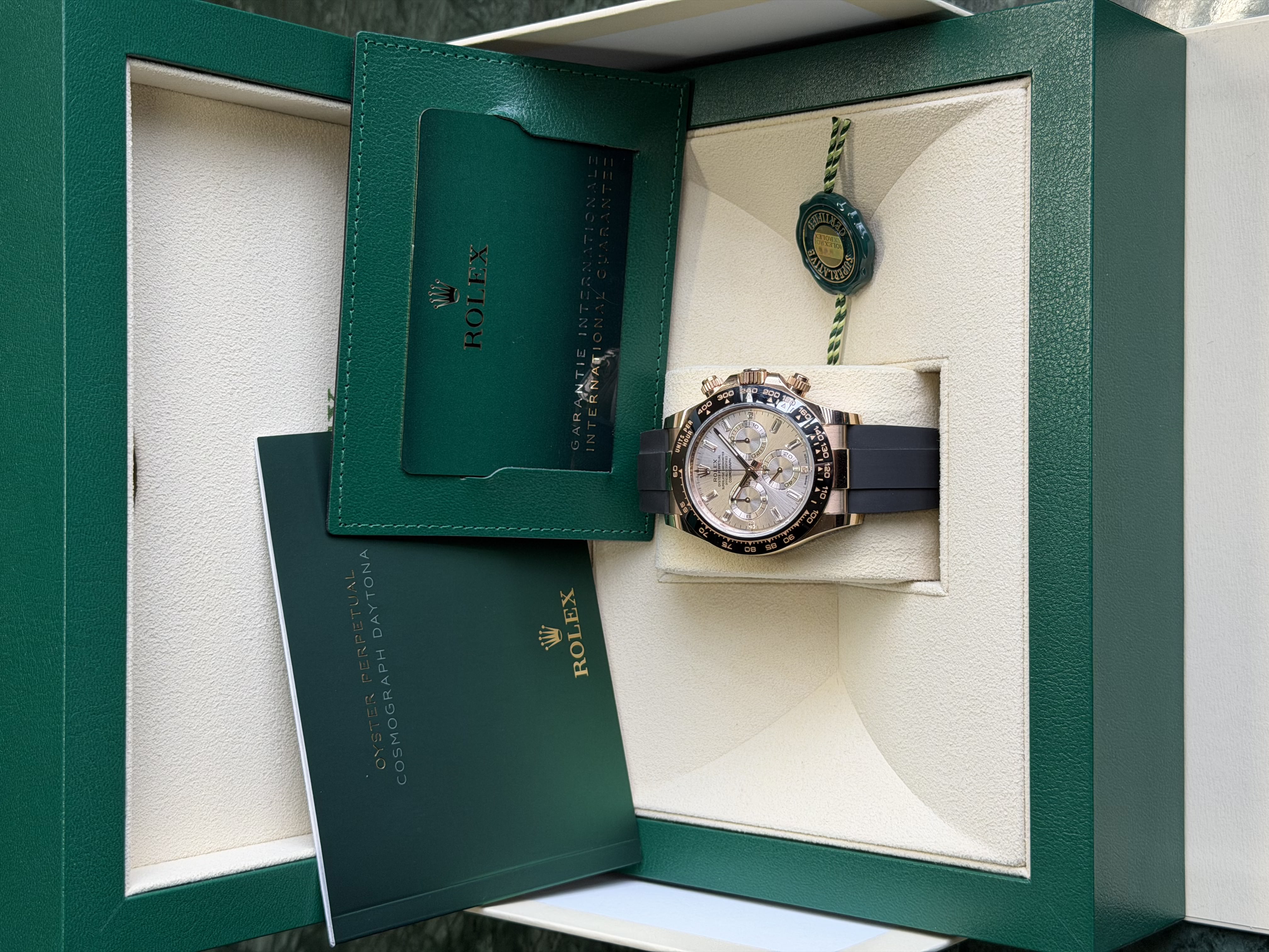 Watchrr - Authentic luxury watch