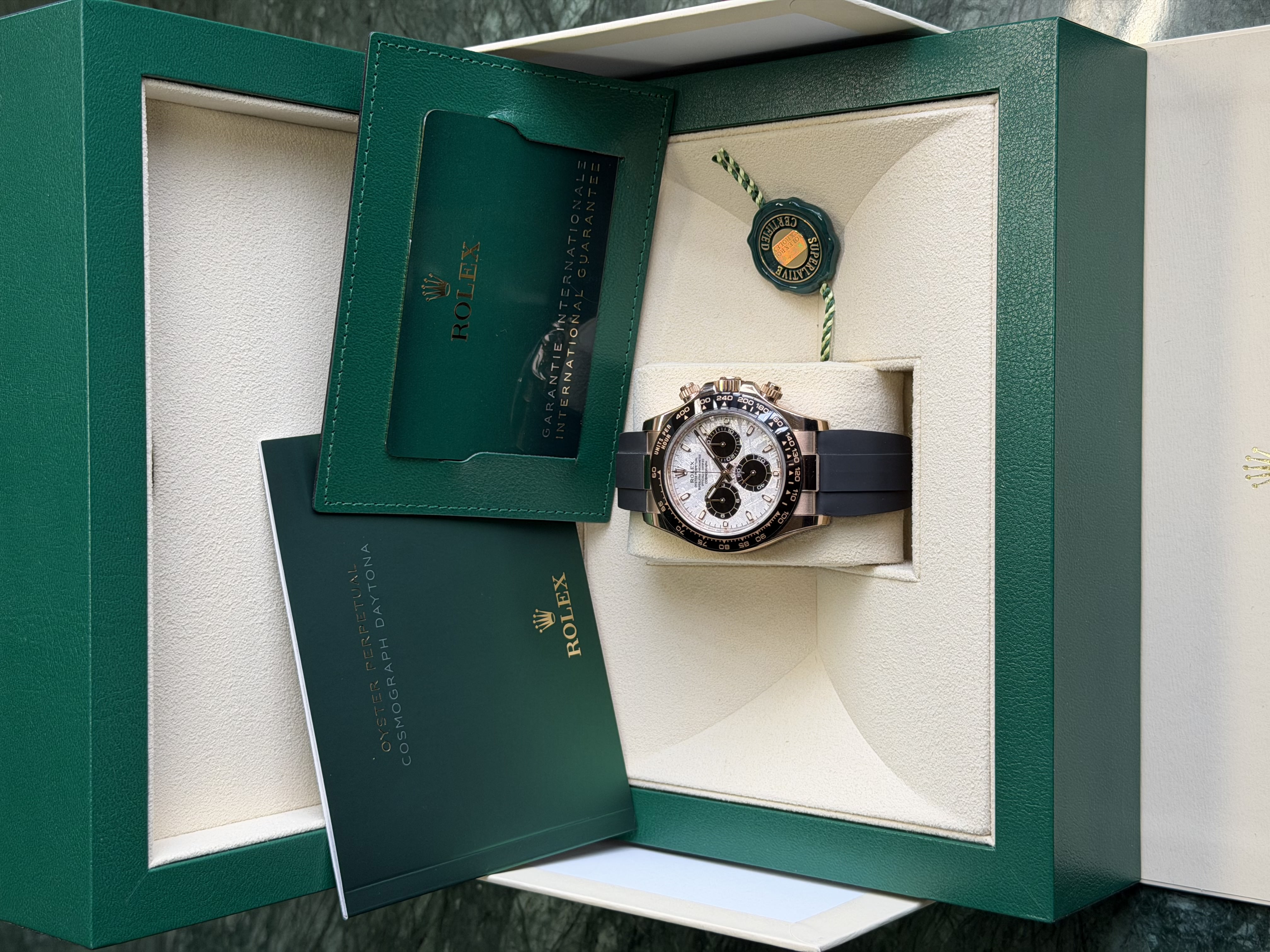 Watchrr - Authentic luxury watch