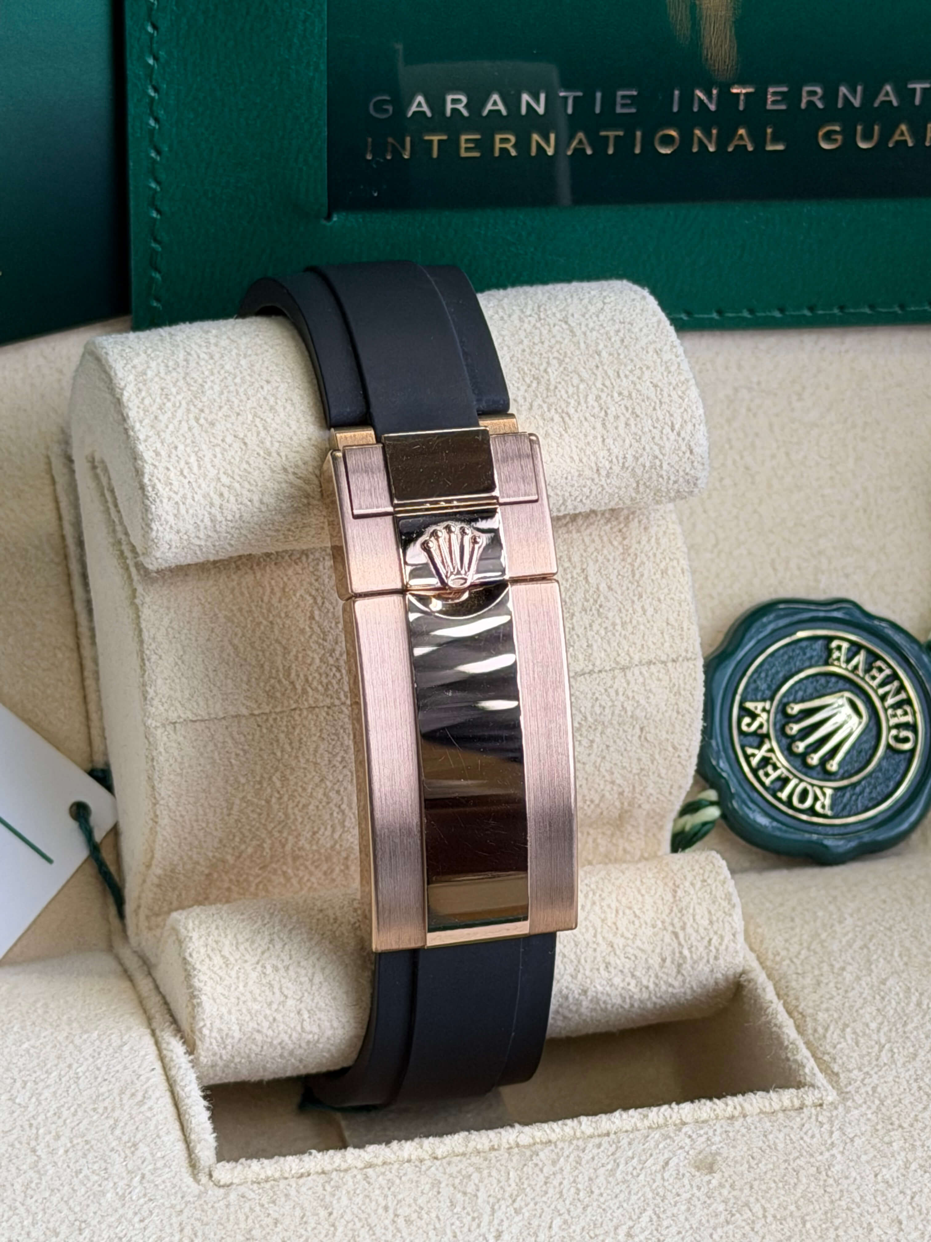 Watchrr - Authentic luxury watch