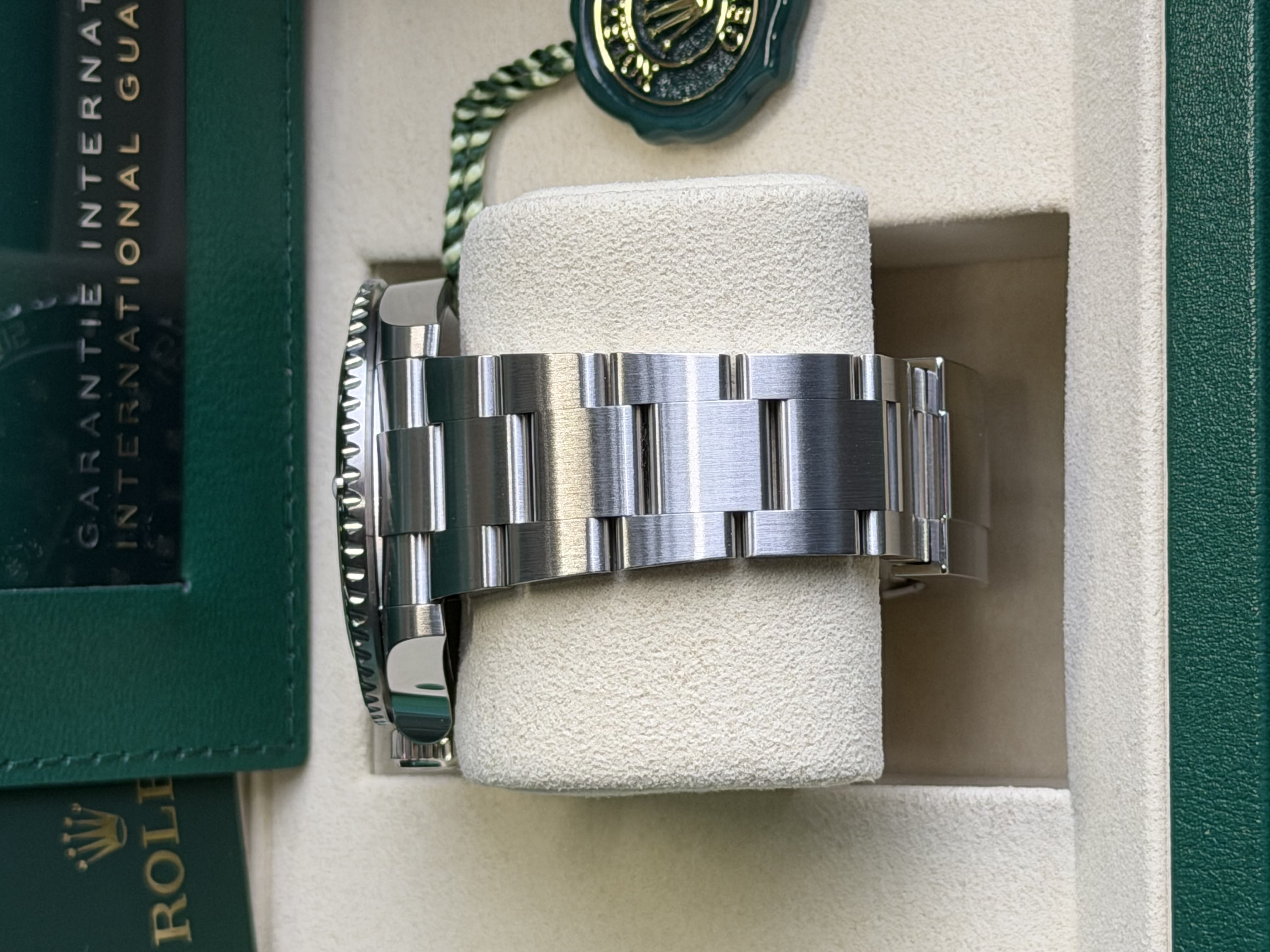 Watchrr - Authentic luxury watch