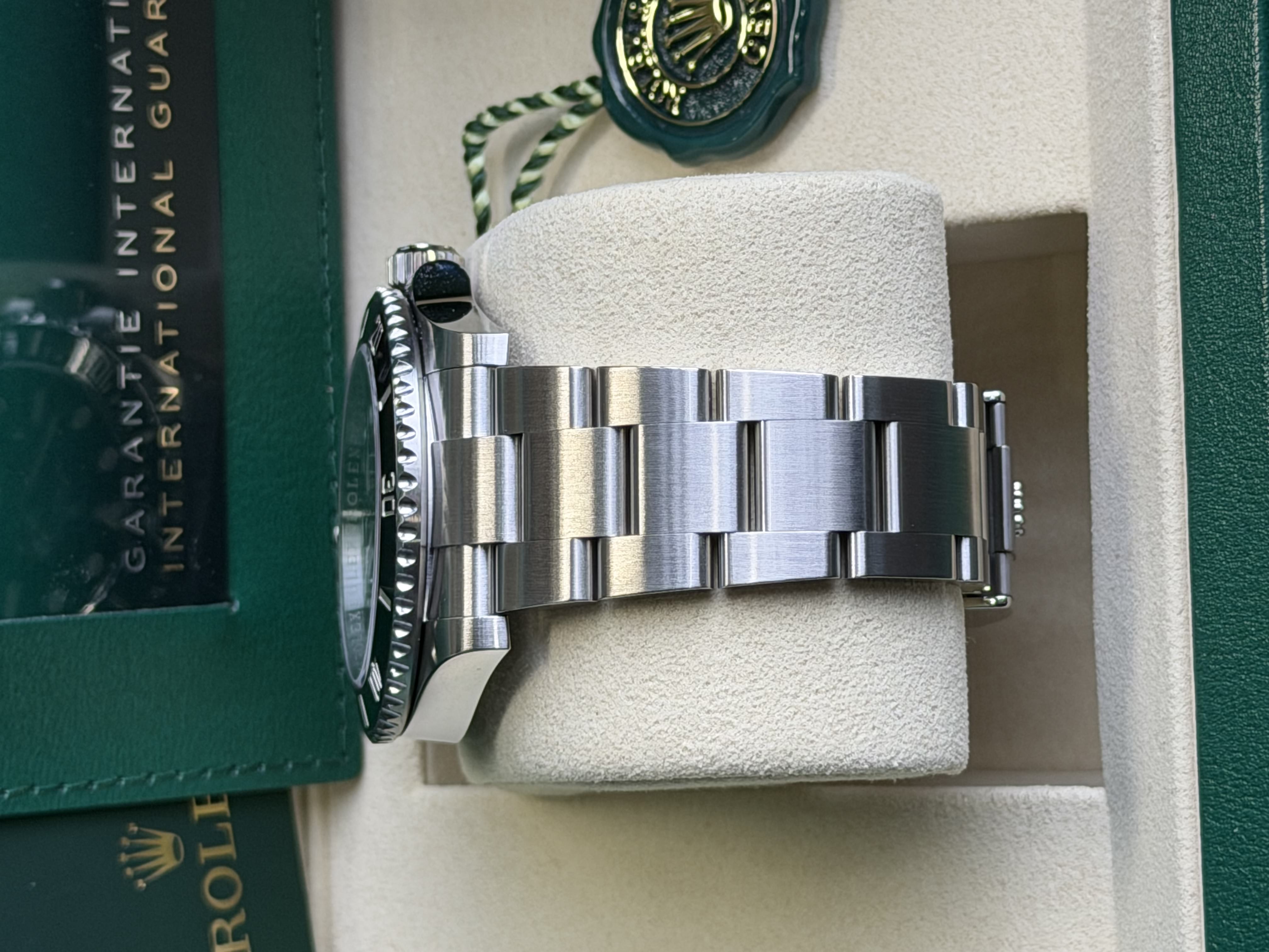 Watchrr - Authentic luxury watch