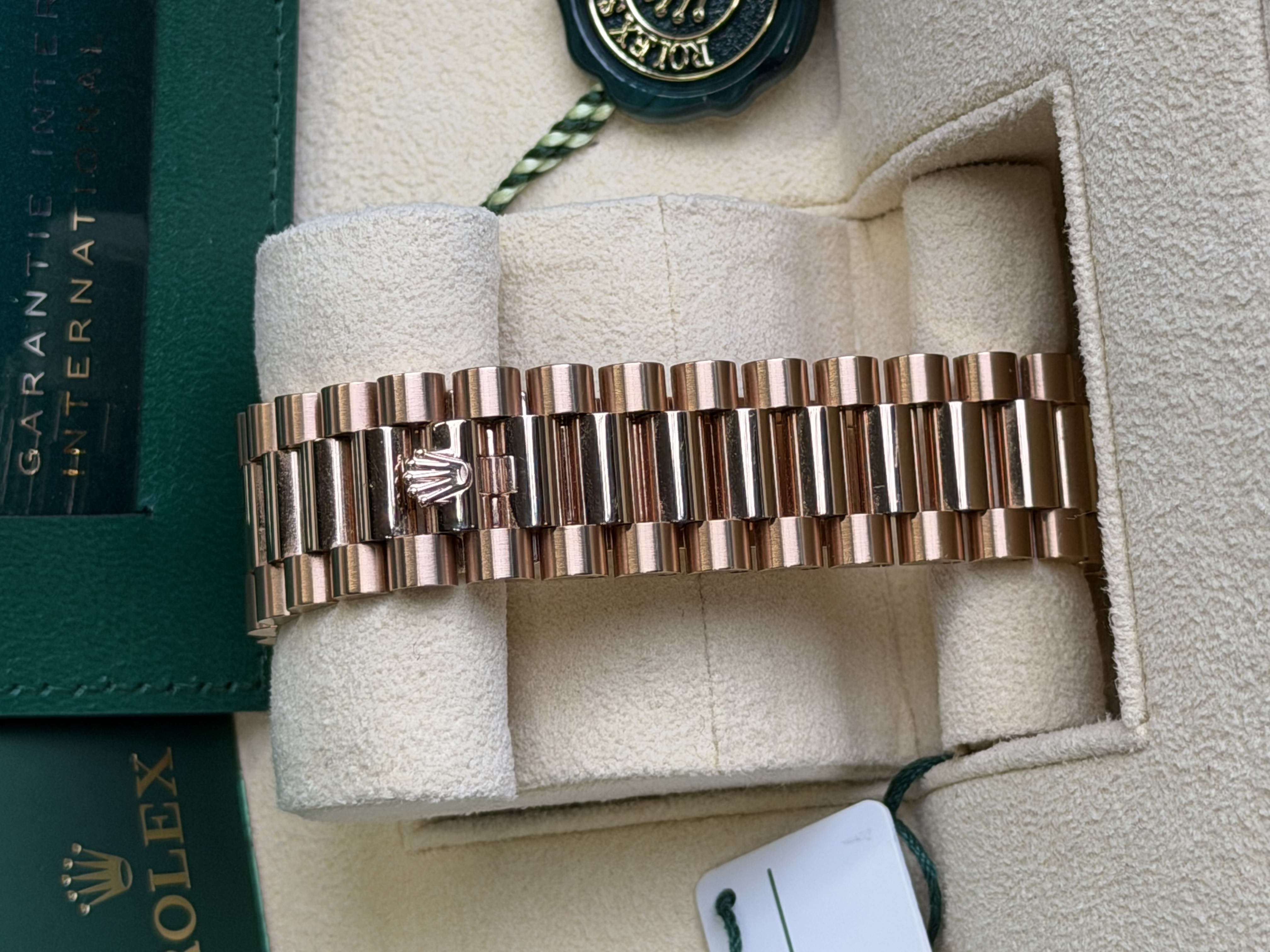 Watchrr - Authentic luxury watch