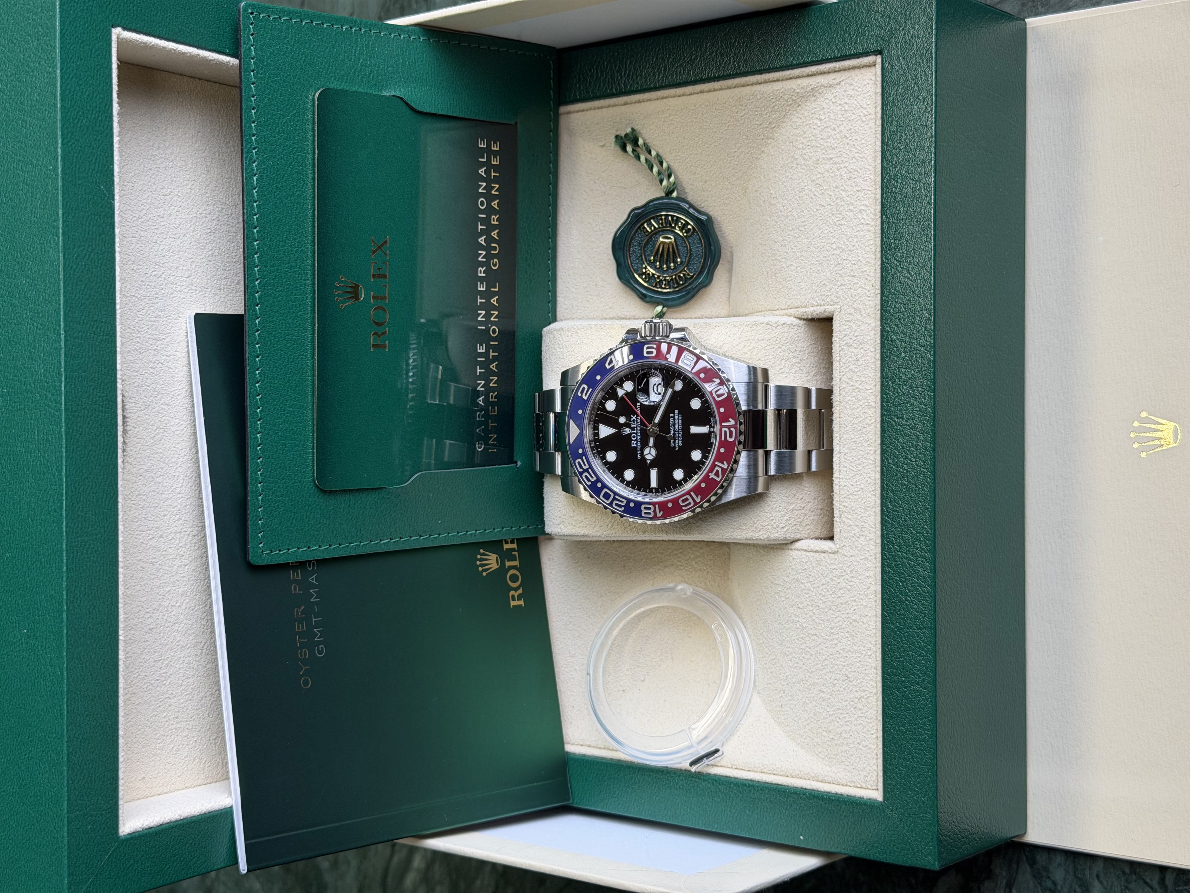 Watchrr - Authentic luxury watch