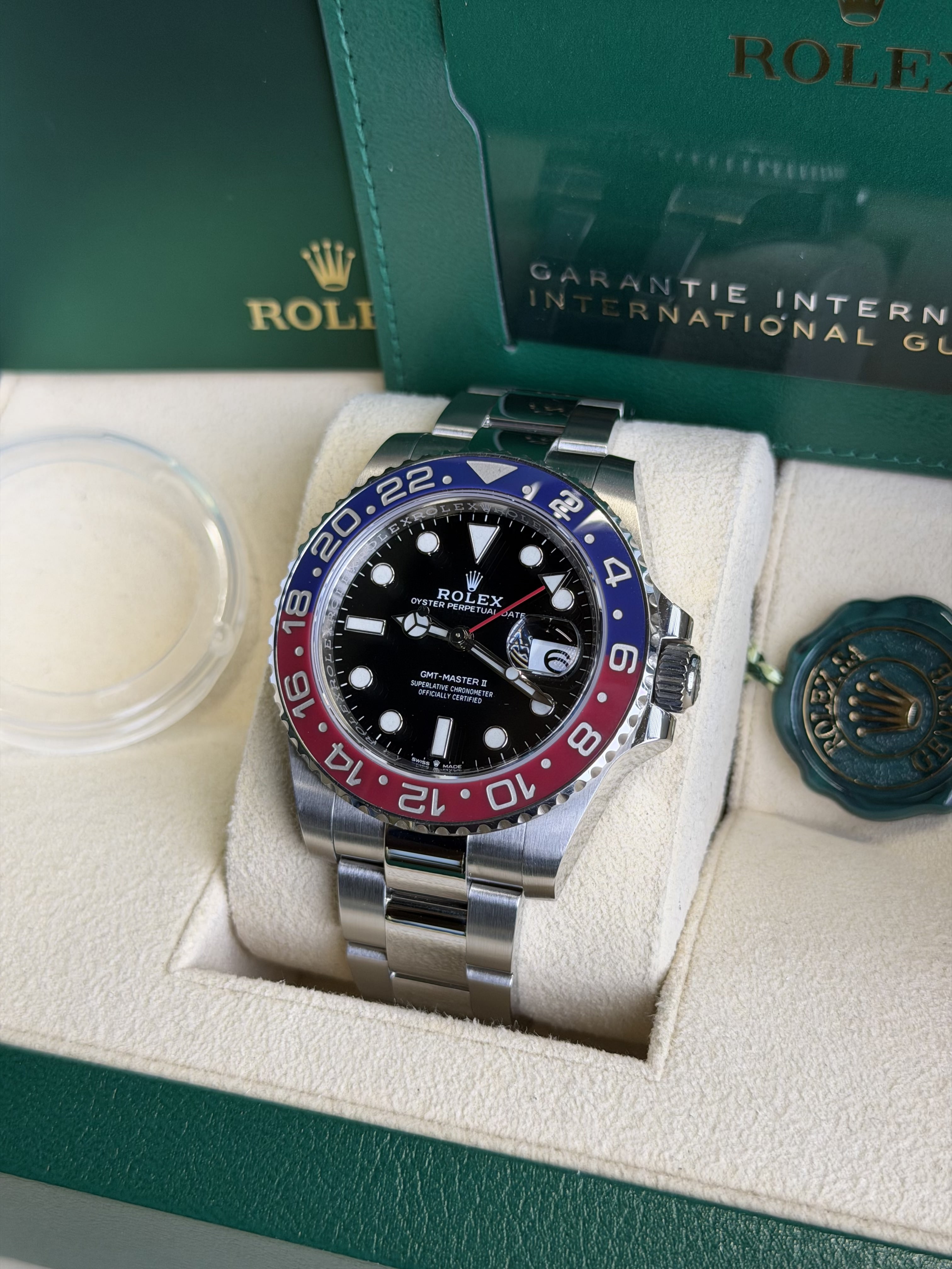 Watchrr - Authentic luxury watch