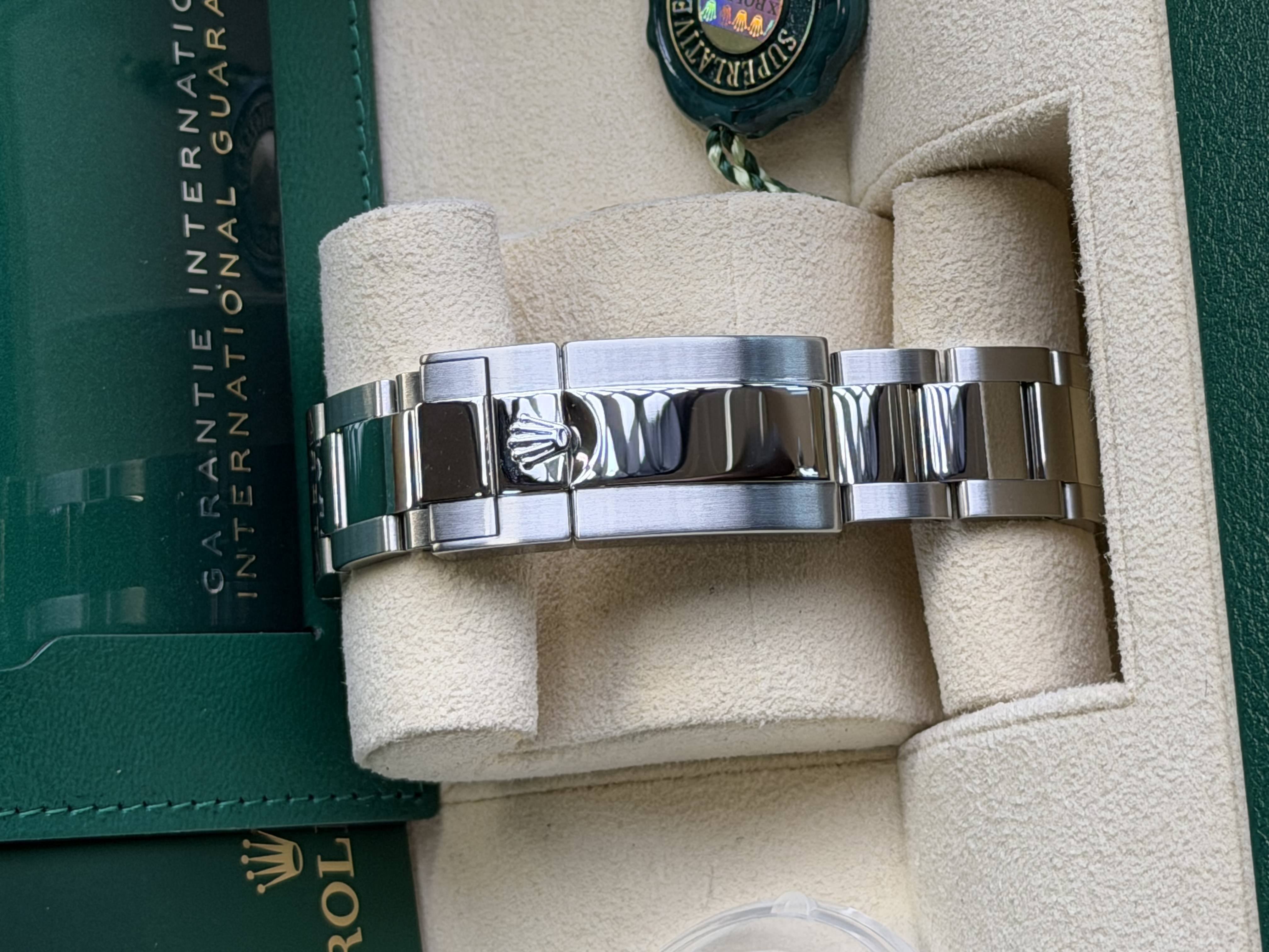 Watchrr - Authentic luxury watch