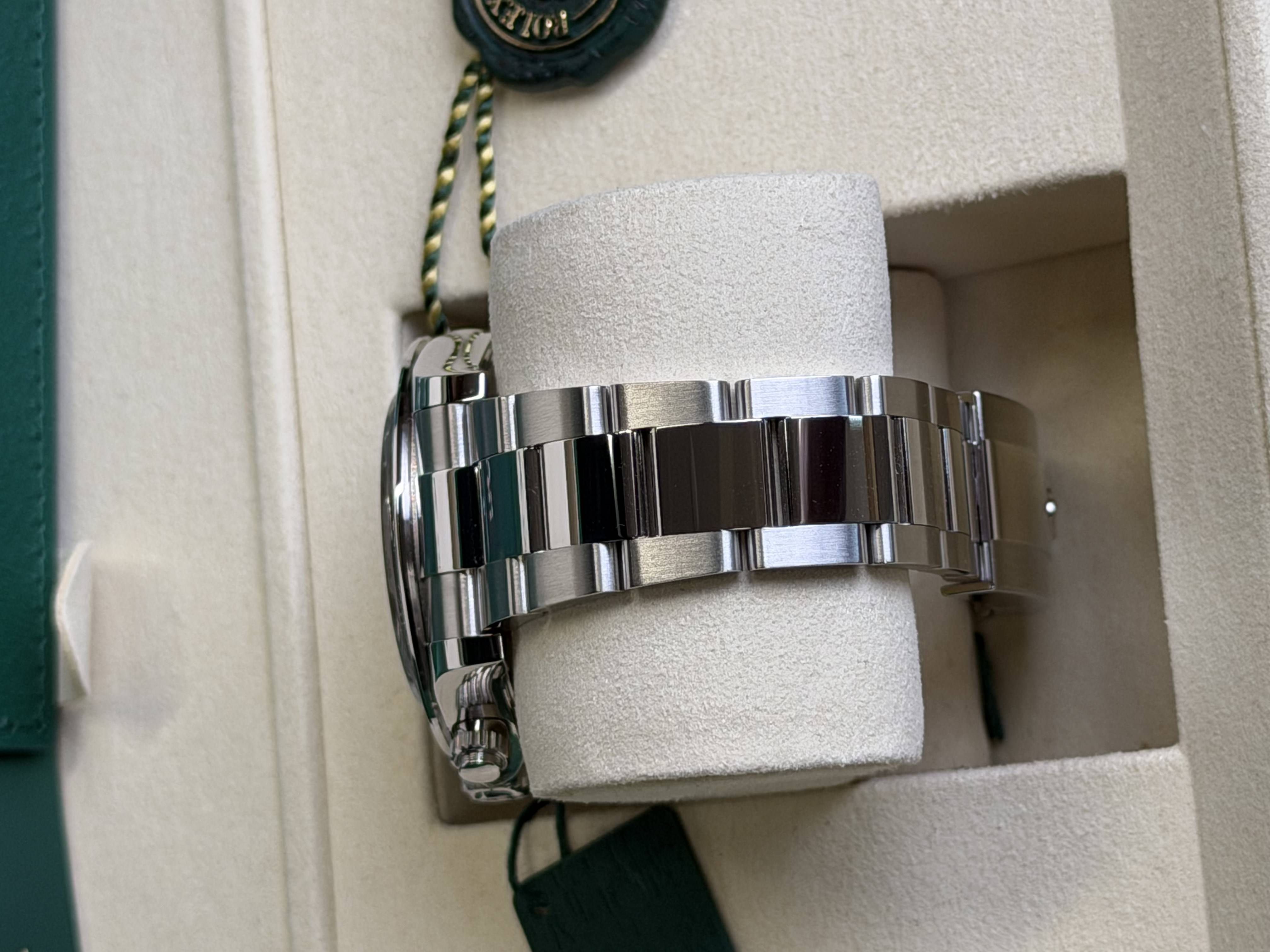 Watchrr - Authentic luxury watch