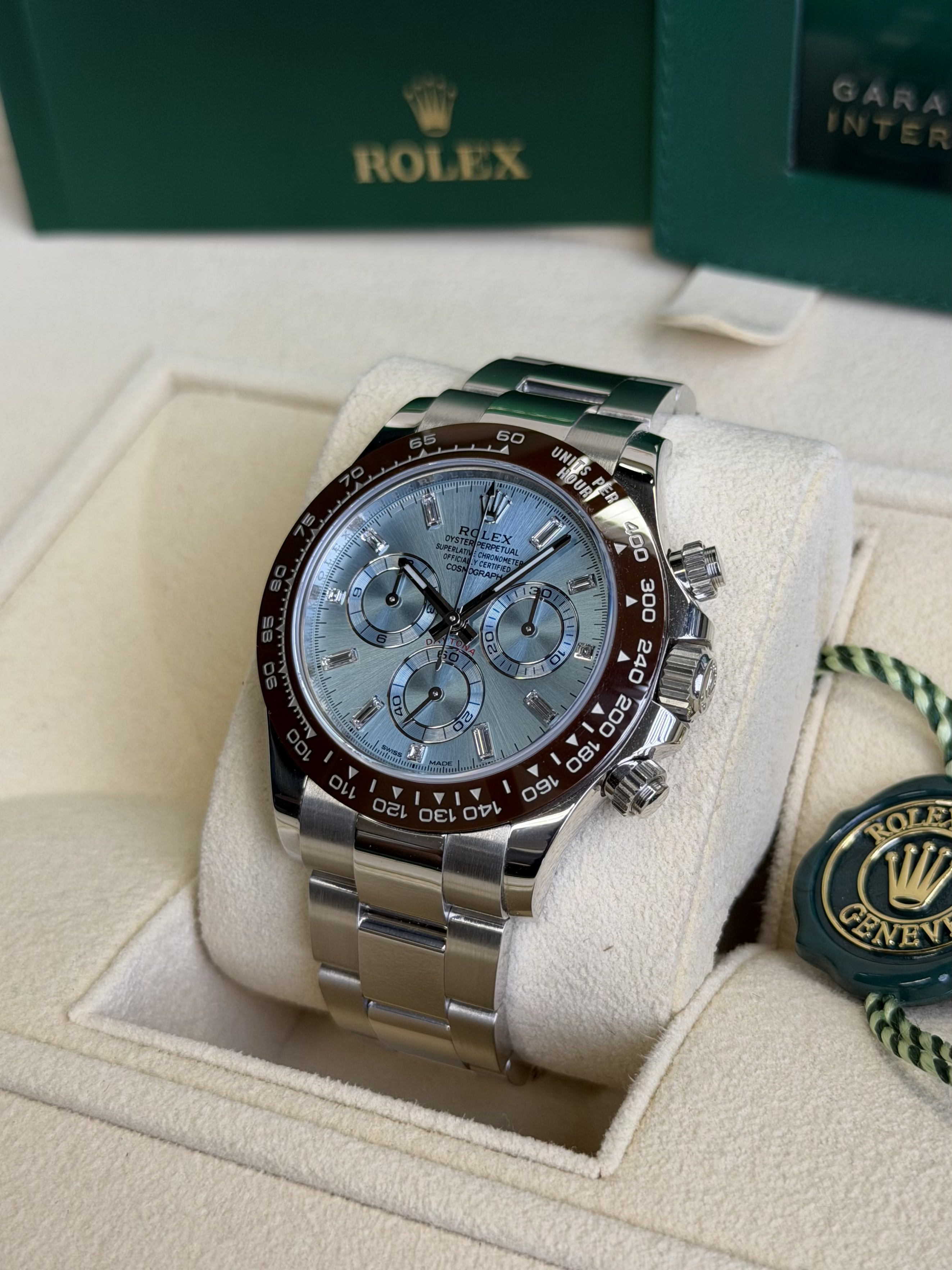 Watchrr - Authentic luxury watch