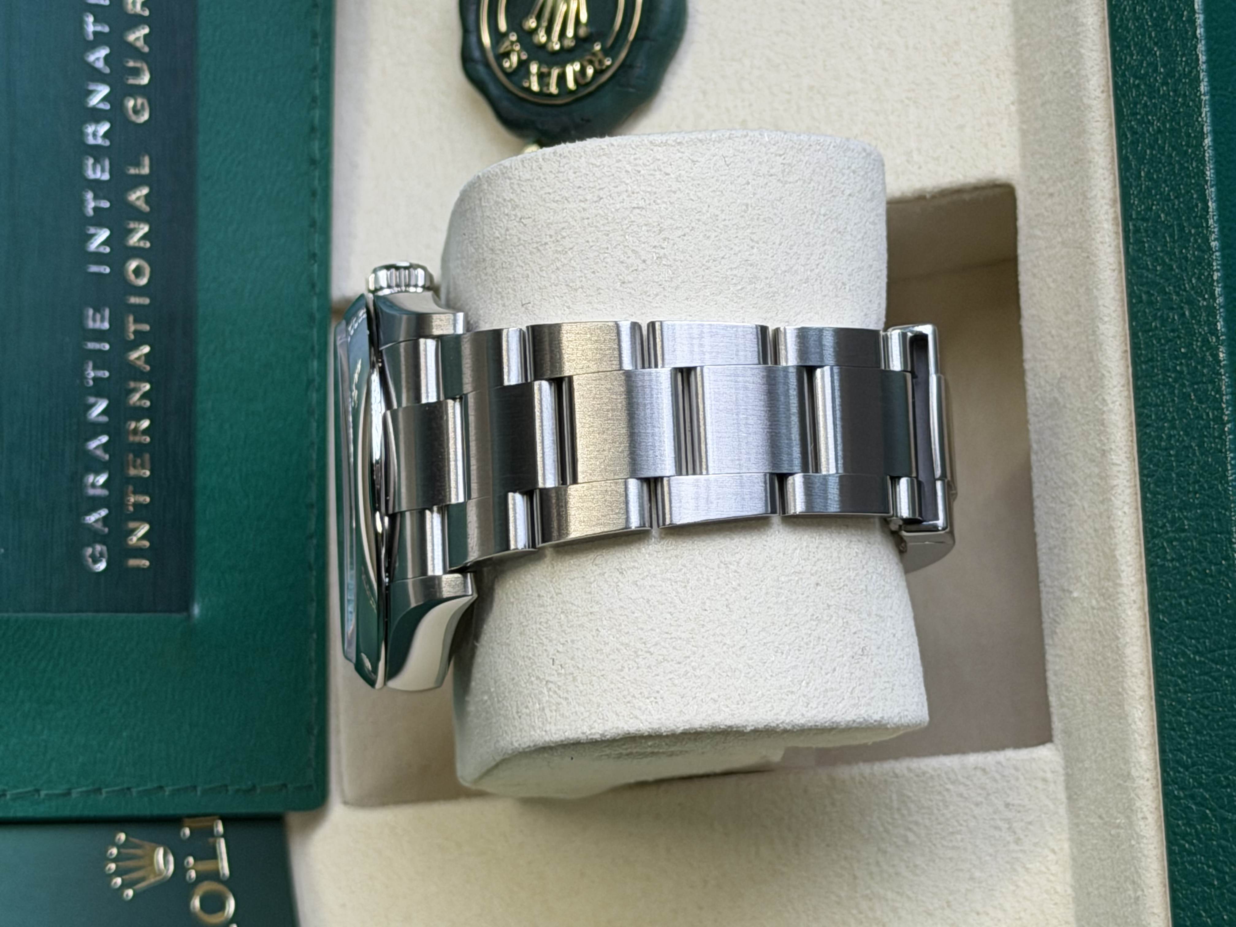 Watchrr - Authentic luxury watch