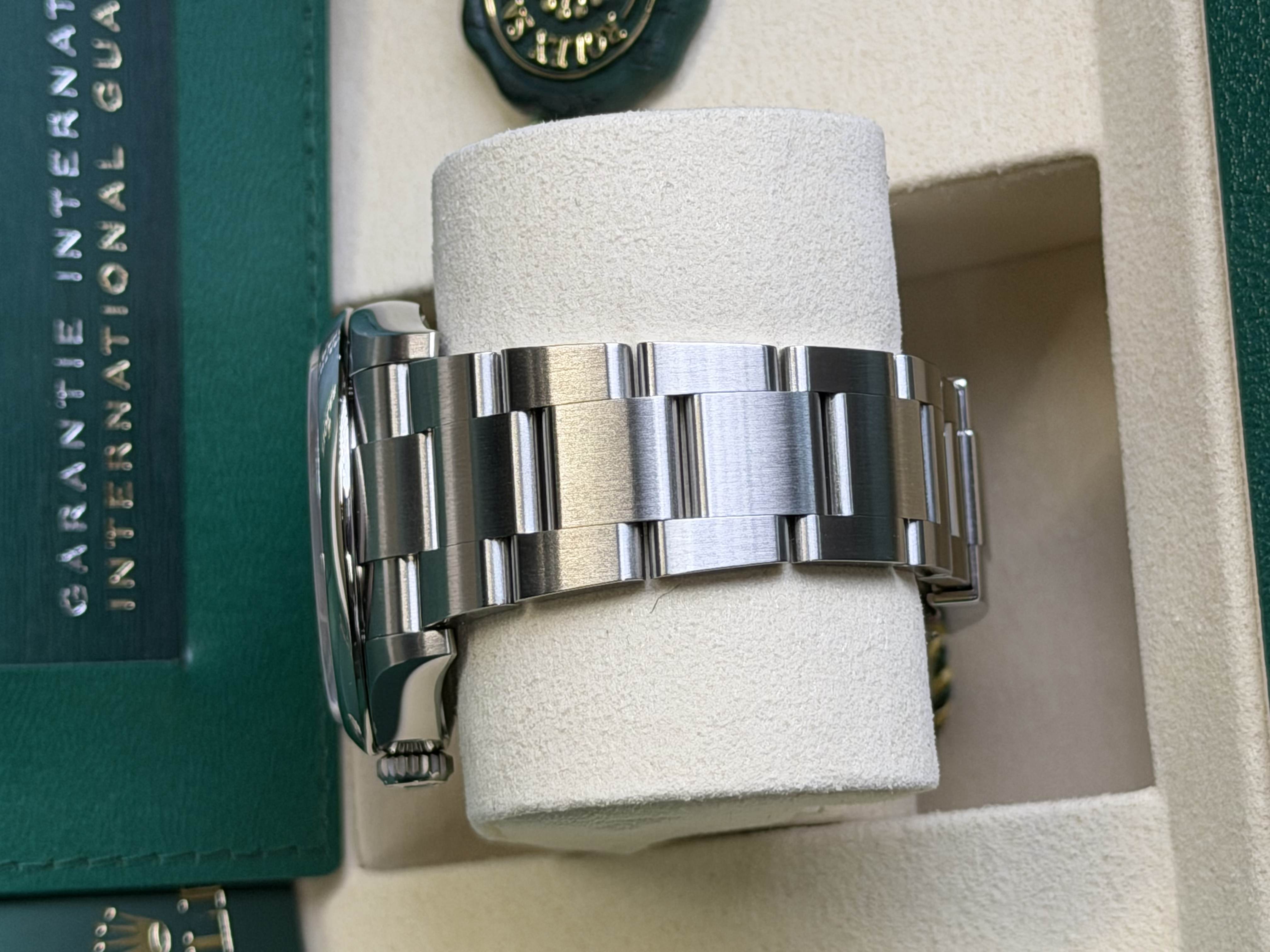 Watchrr - Authentic luxury watch