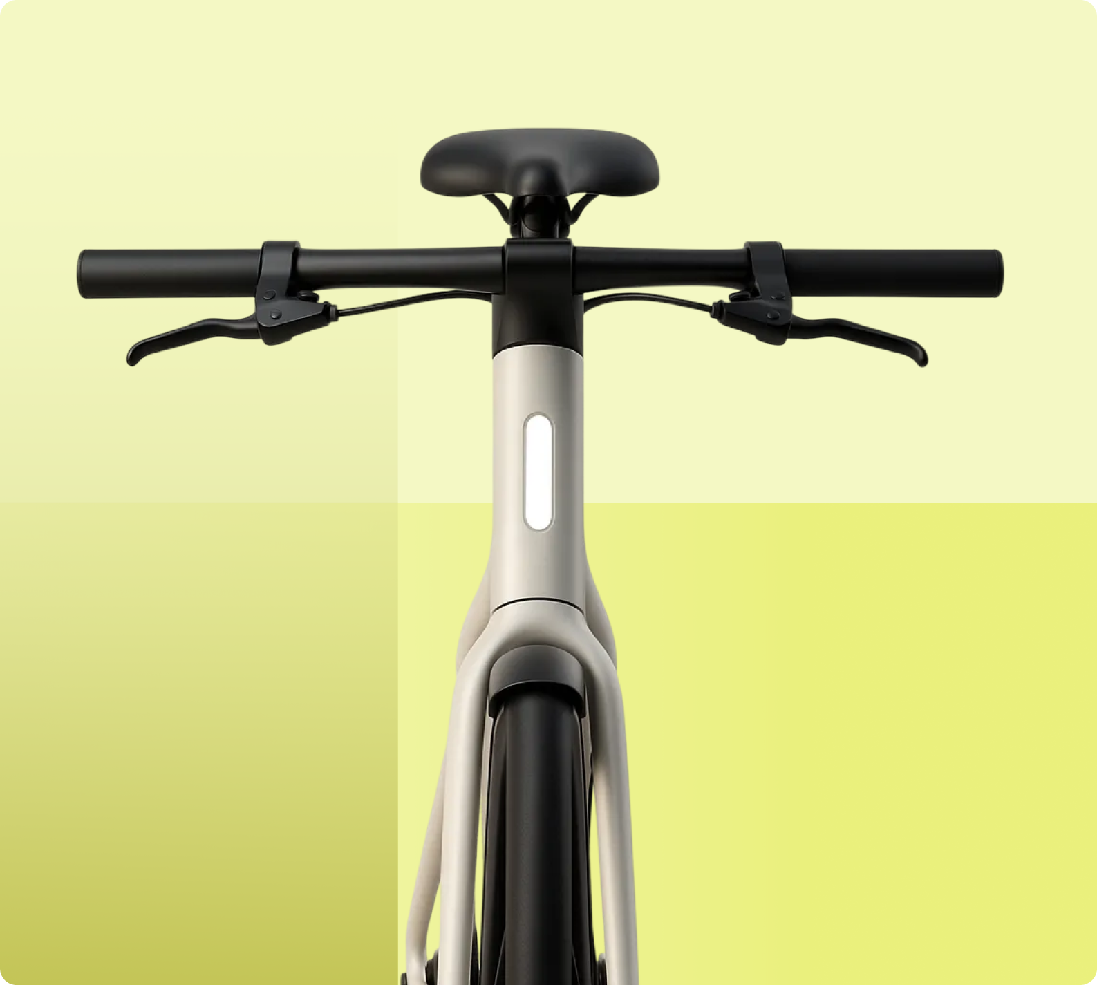 Nahaufnahme von Lenker und Sattel eines modernen Fahrrads mit schwarzem Griff und weiße Rahmen vor gelbem Hintergrund.