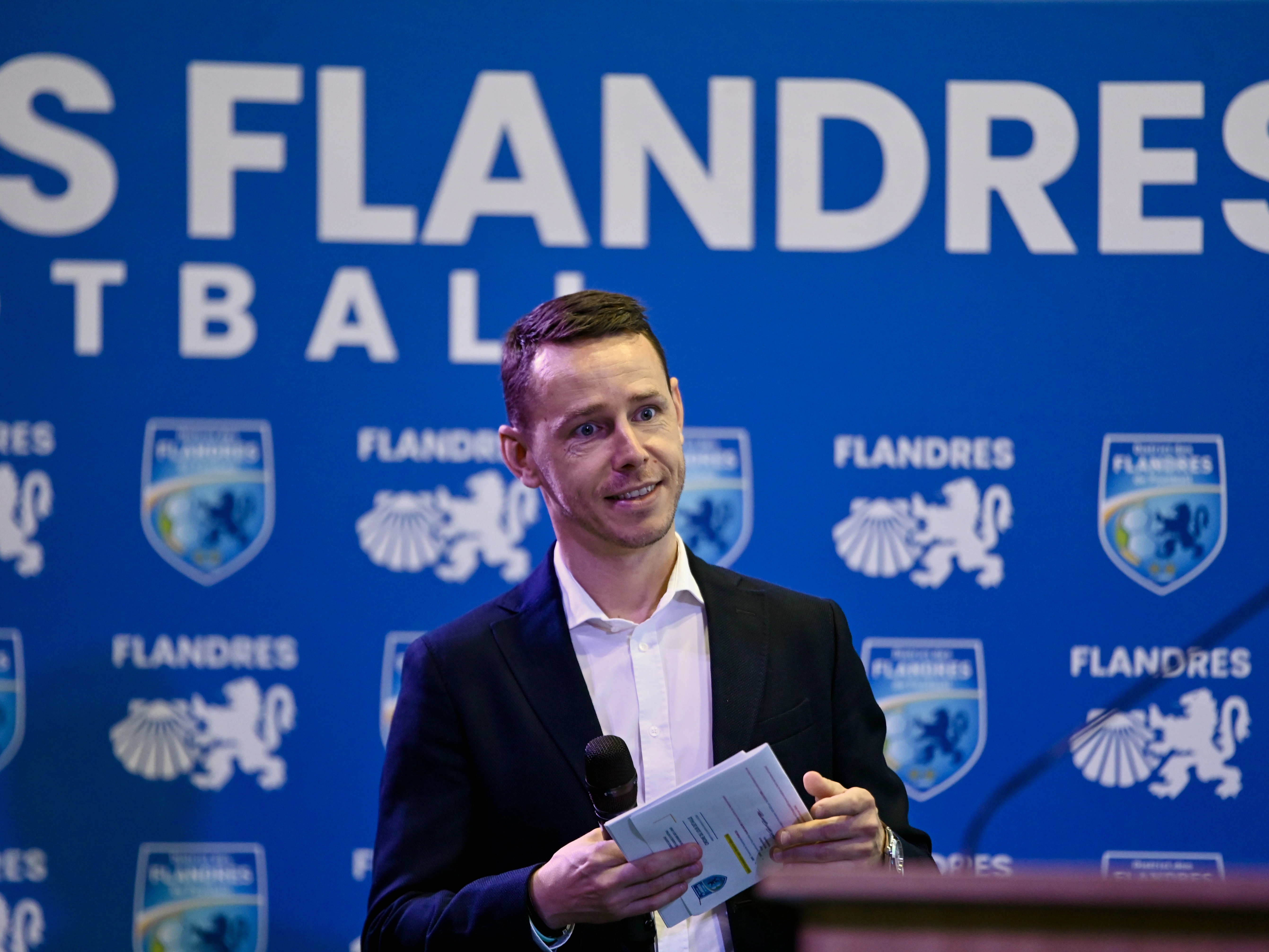 bin'homme speaker speak'her animateur