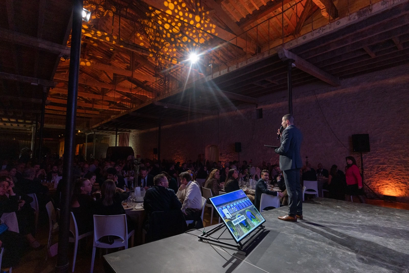 bin'homme speaker speak'her animateur