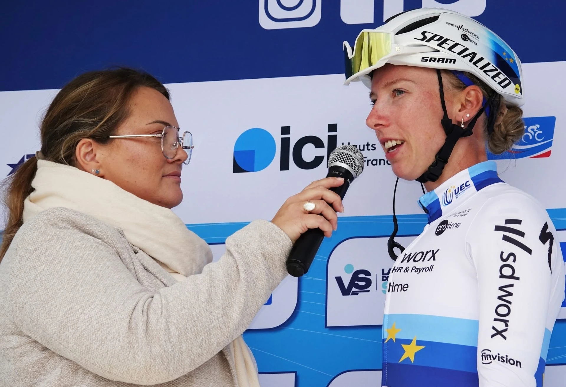 bin'homme speaker speak'her animateur