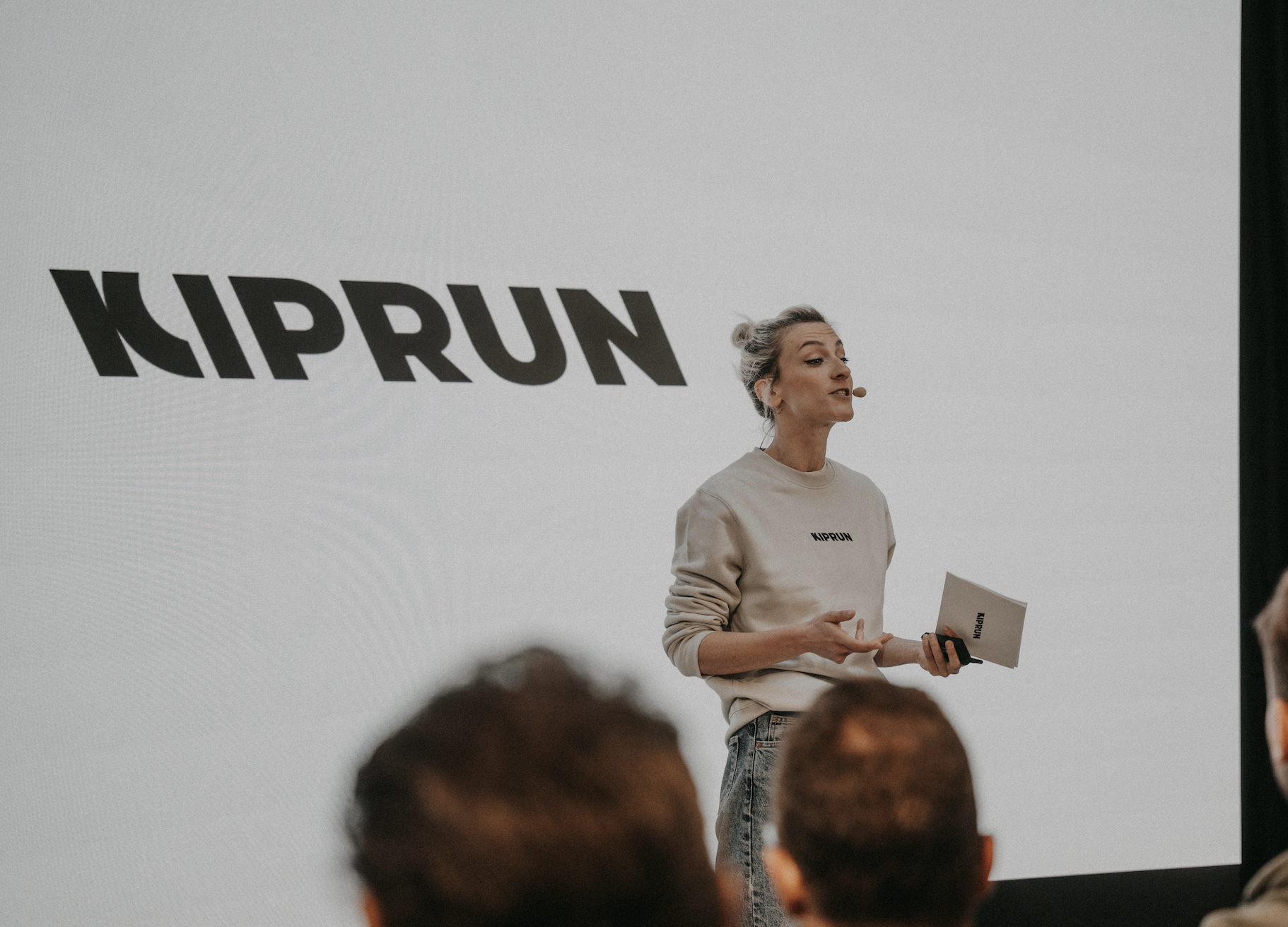 bin'homme speaker speak'her animateur