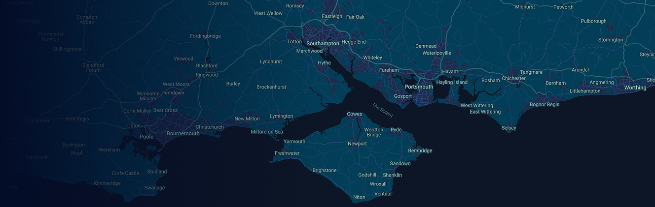 Dark-themed map highlighting southern England coastline including cities like Southampton, Portsmouth, and Isle of Wight.