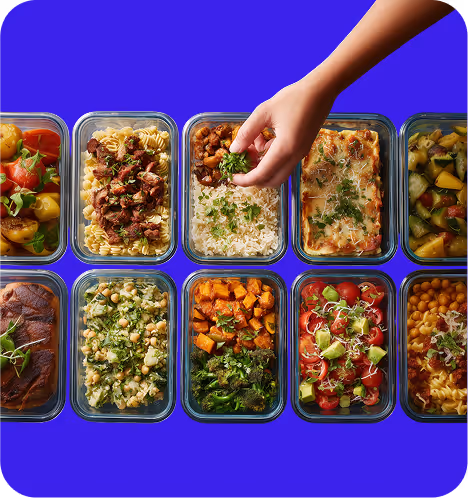 un visuel avec 10 tupperwares sur 2 lignes et une main qui place un ingrédient dedans