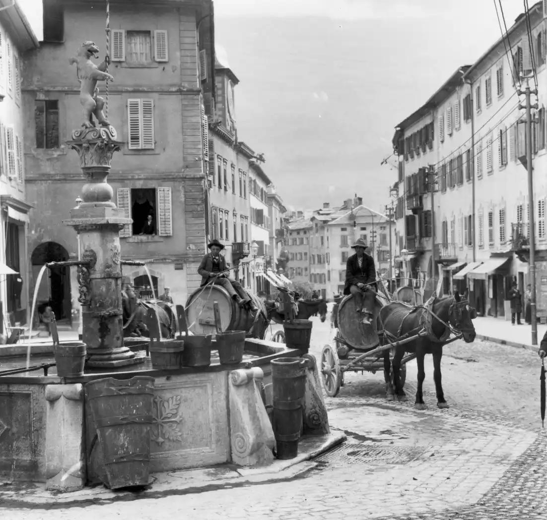 Photo d'archive de la fontaine du Lion