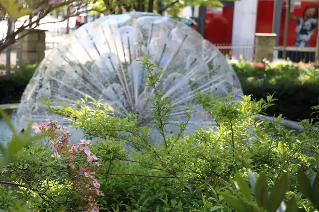 Photo de la fontaine du Service social à l'avenue de la Gare à Sion