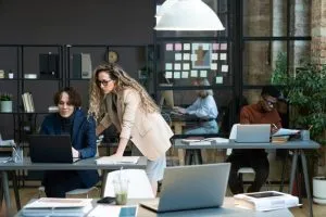 causas de la discriminación por embarazo