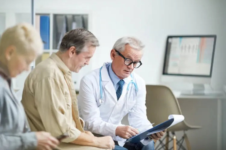 estoy obligado a entregar informes médicos a la mutua