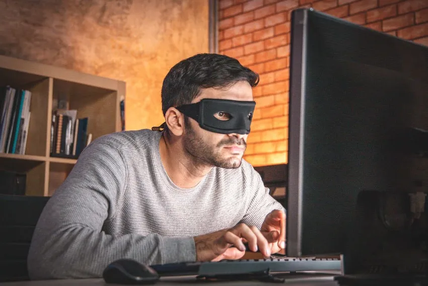 Qué es la usurpación de identidad y cómo protegerse de este delito