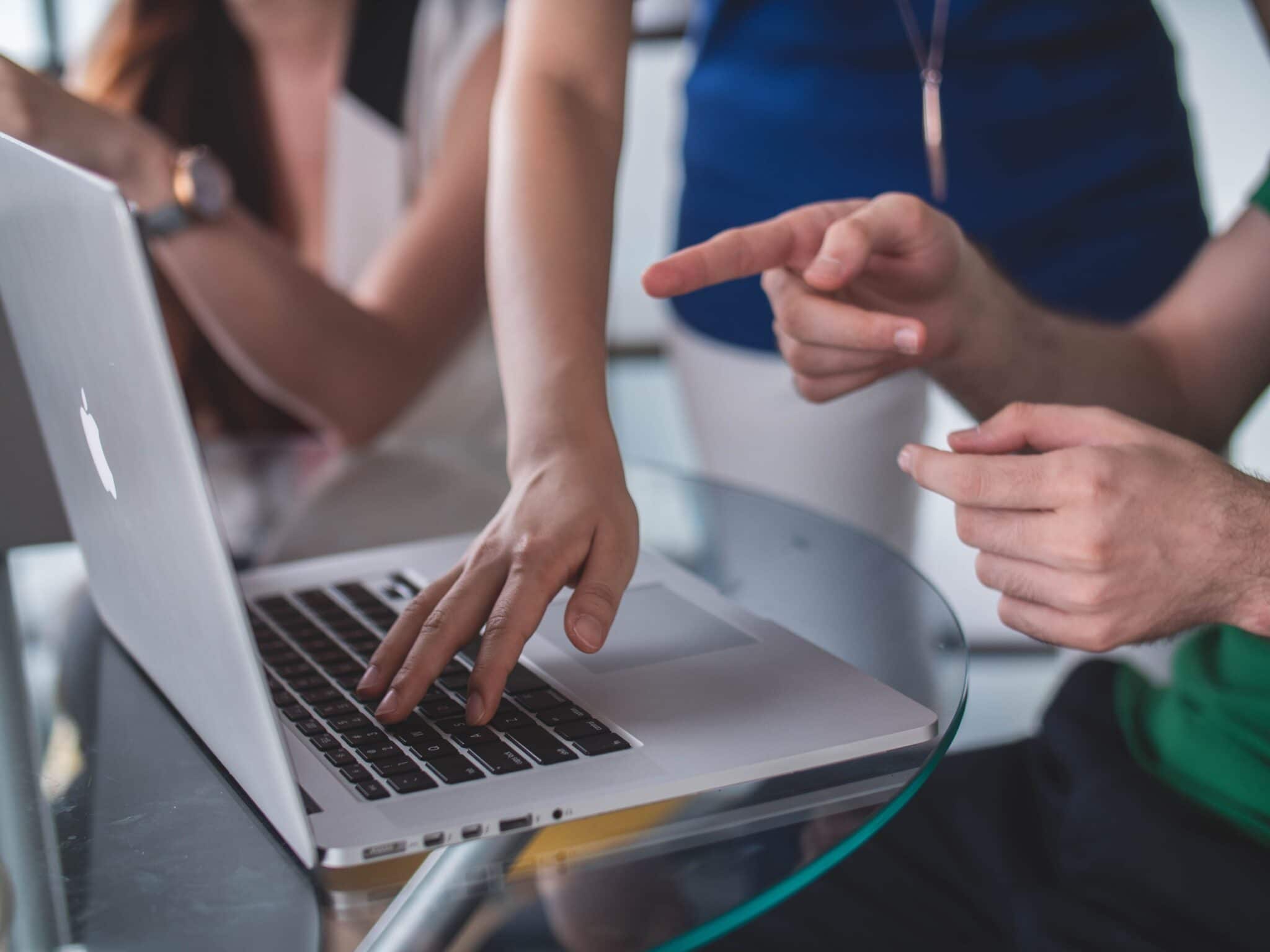 derecho-privacidad-empresa-oficina-trabajo
