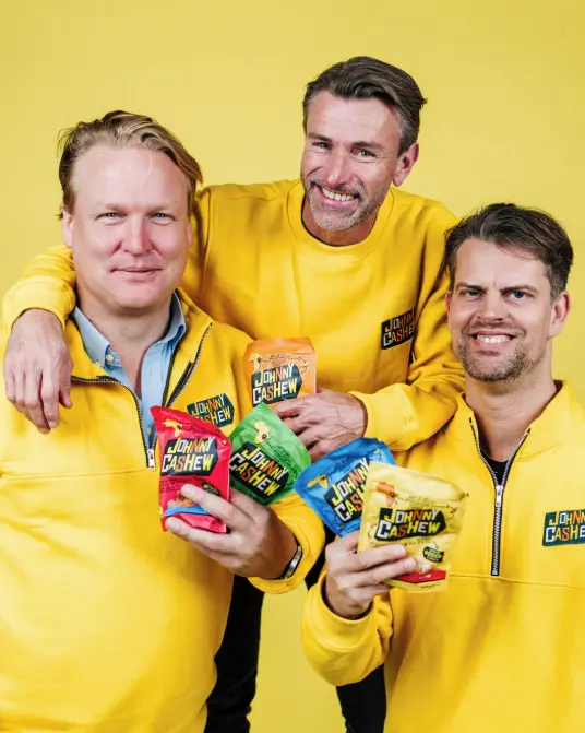 Johnny Cashew-merch in het iconische geel