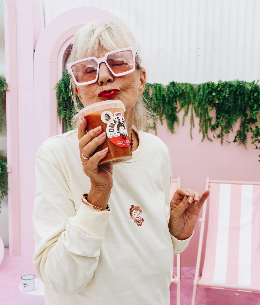 Oma's Soep-merch uit de brandshop